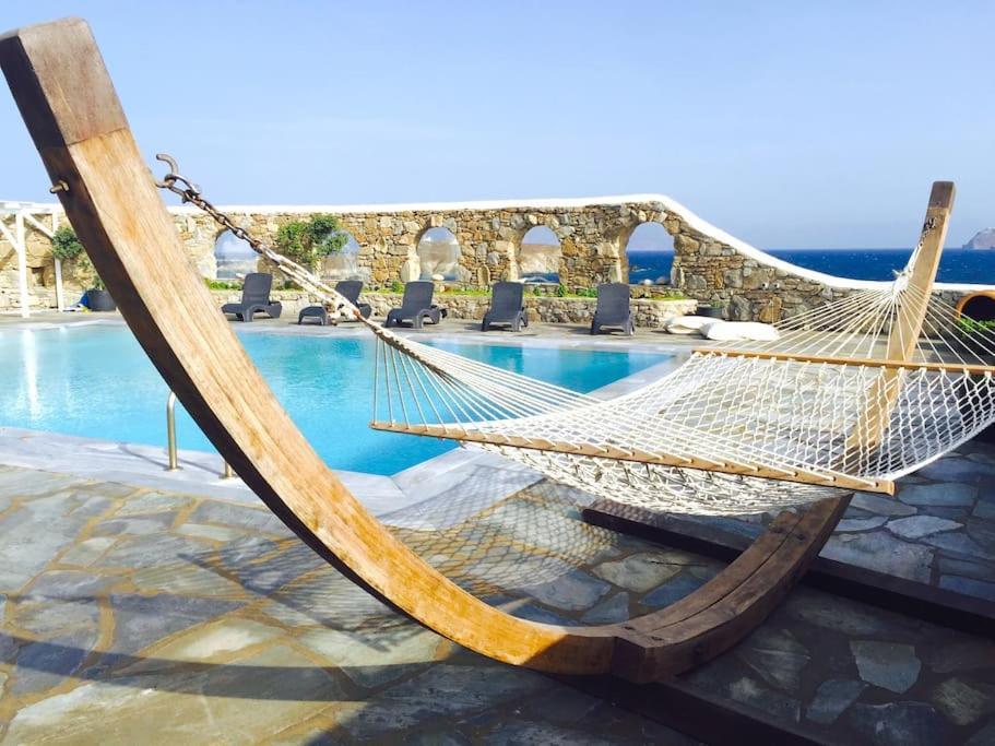 Annita On The Water With 5 Bedrooms Villa