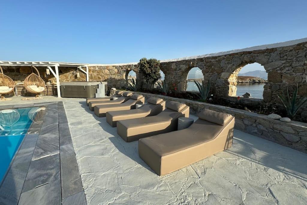 Villa Annita On The Water With 5 Bedrooms