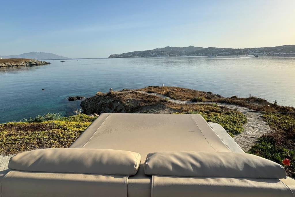 Villa Annita On The Water With 5 Bedrooms *