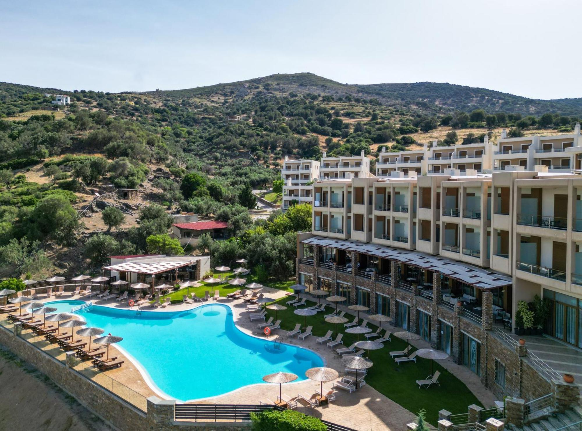 Evia & Hotel 3*