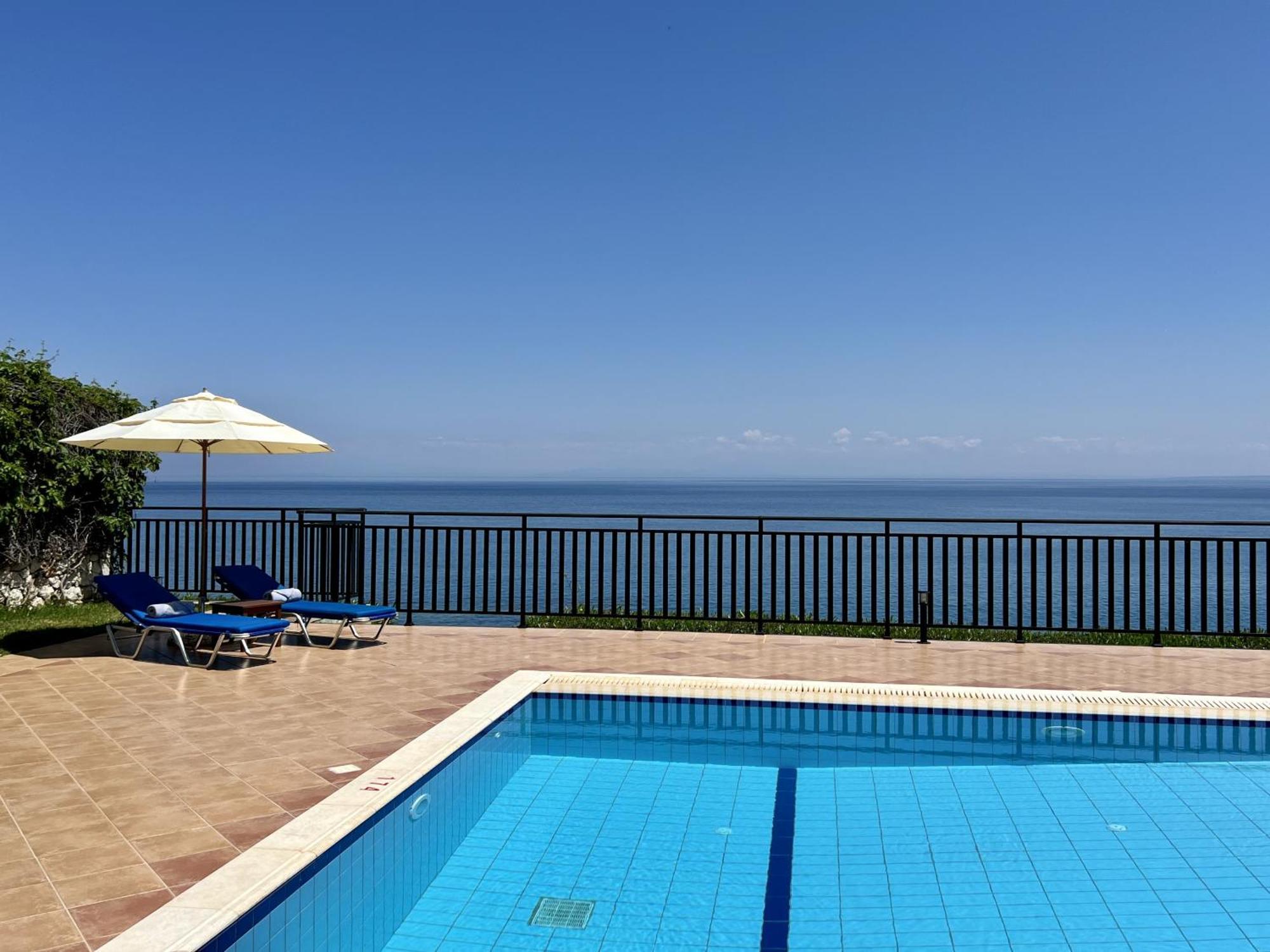 Sakos Villa *