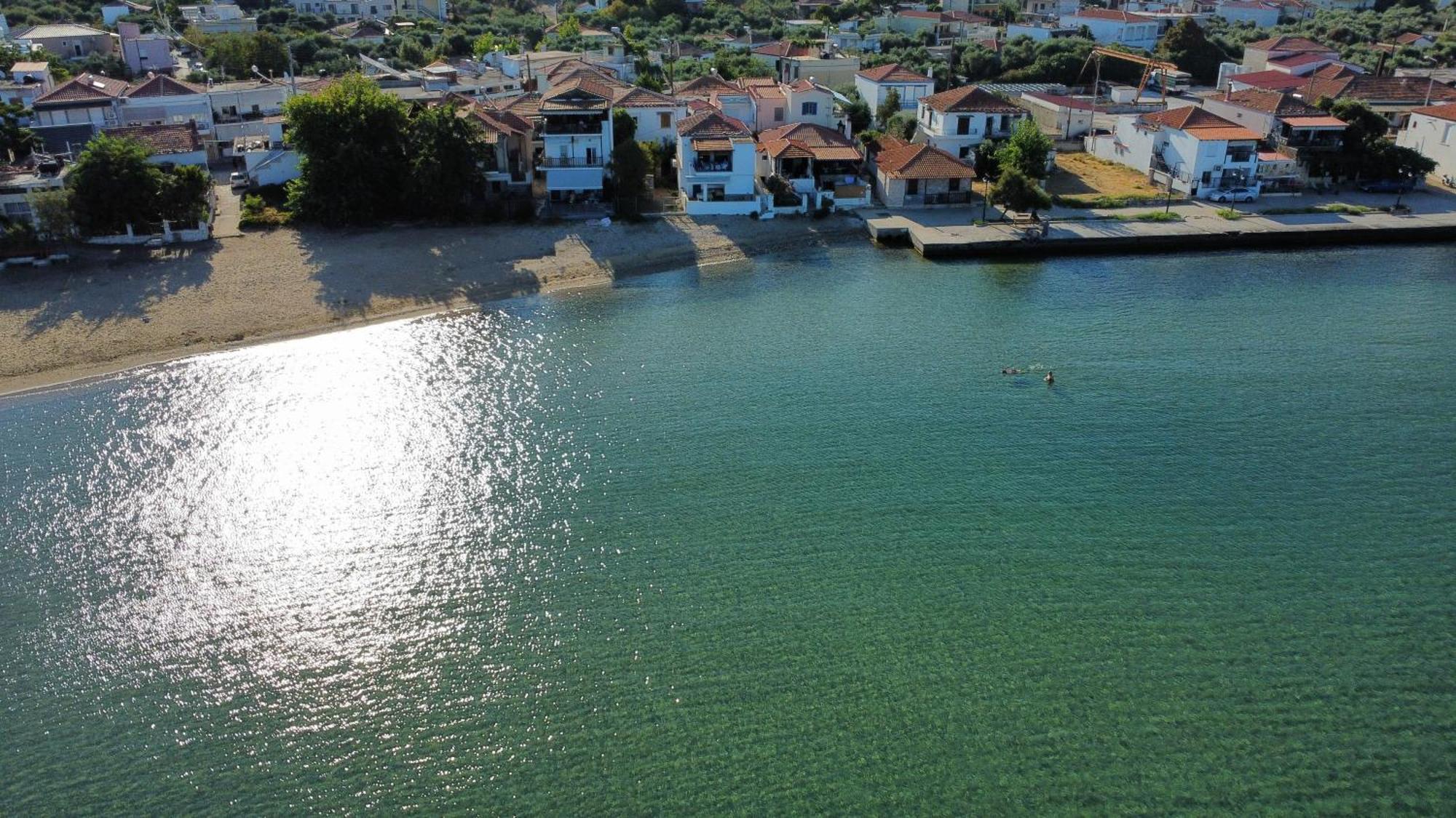 Beachfront Thassos Apartment Skala Kallirakhis
