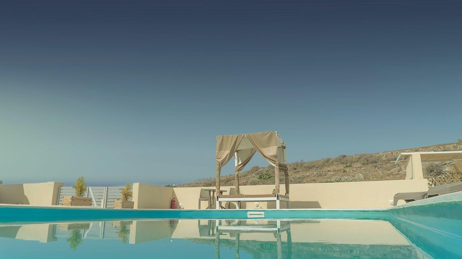 Leon Lux 3* Perivolos (Santorini)