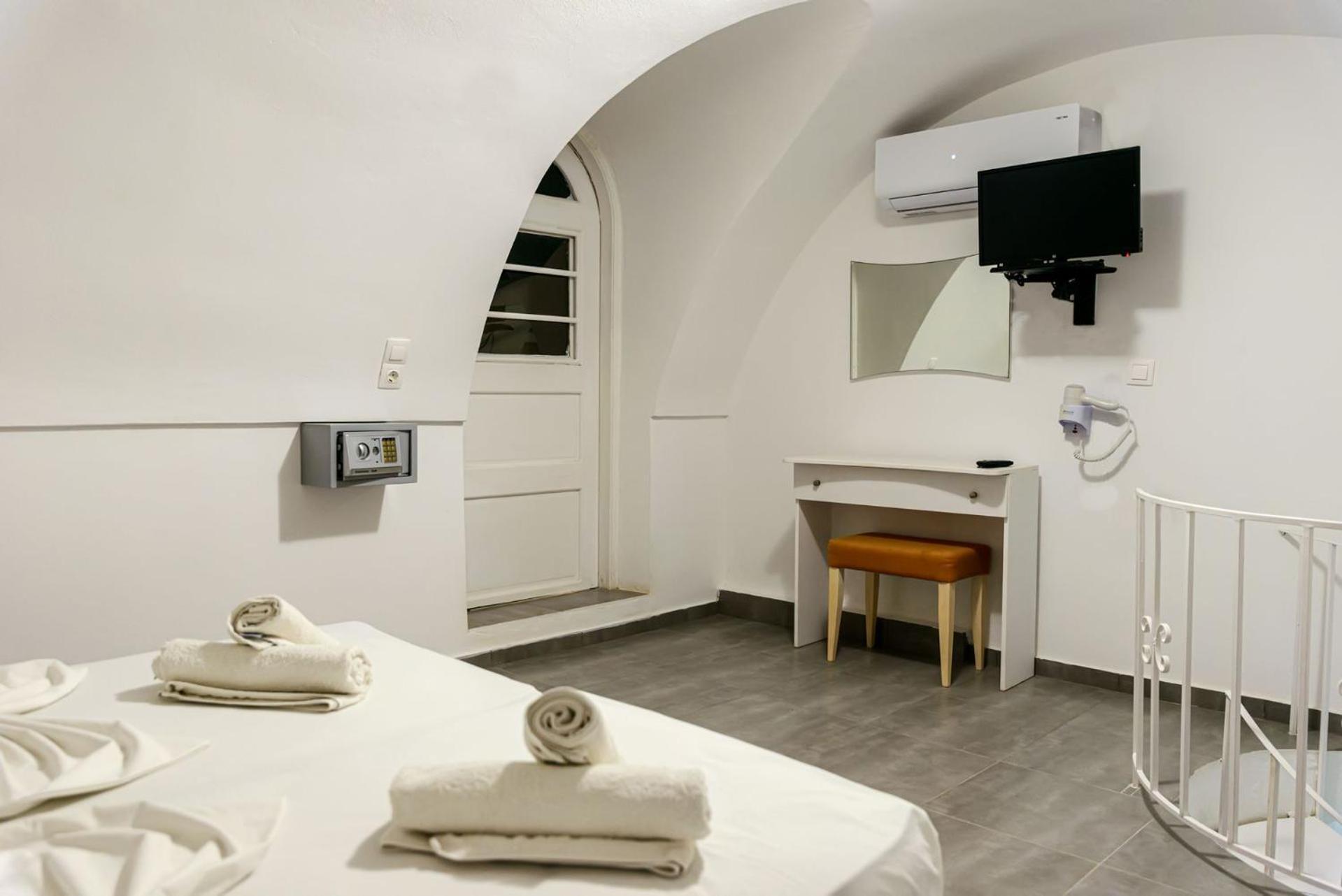Leon Lux Aparthotel