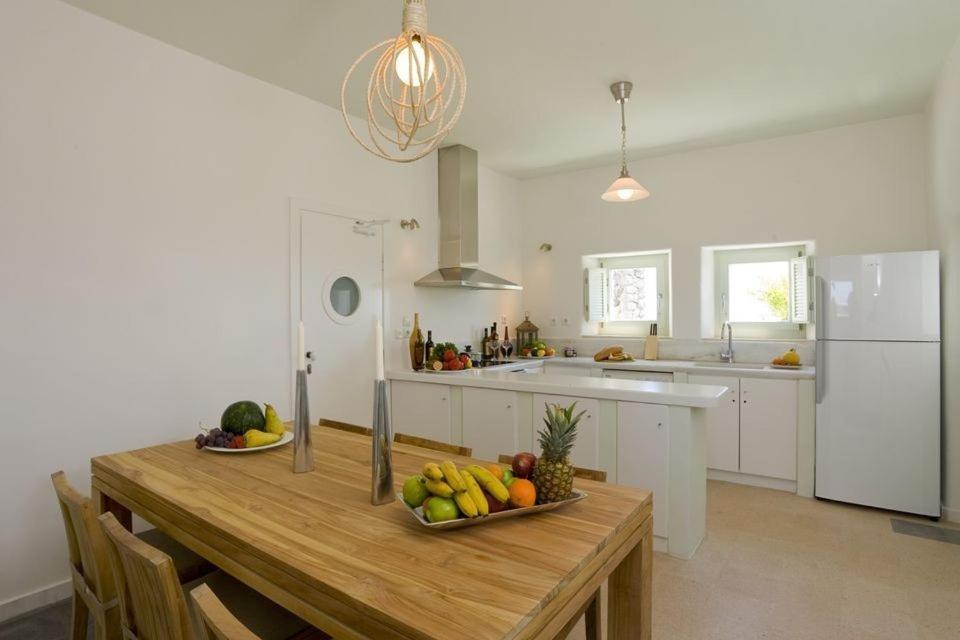 Wonderful Santorini Villa 5 En-Suite Bedrooms Villa Elysium Heated Pool Caldera Views Akrotiri Villa *