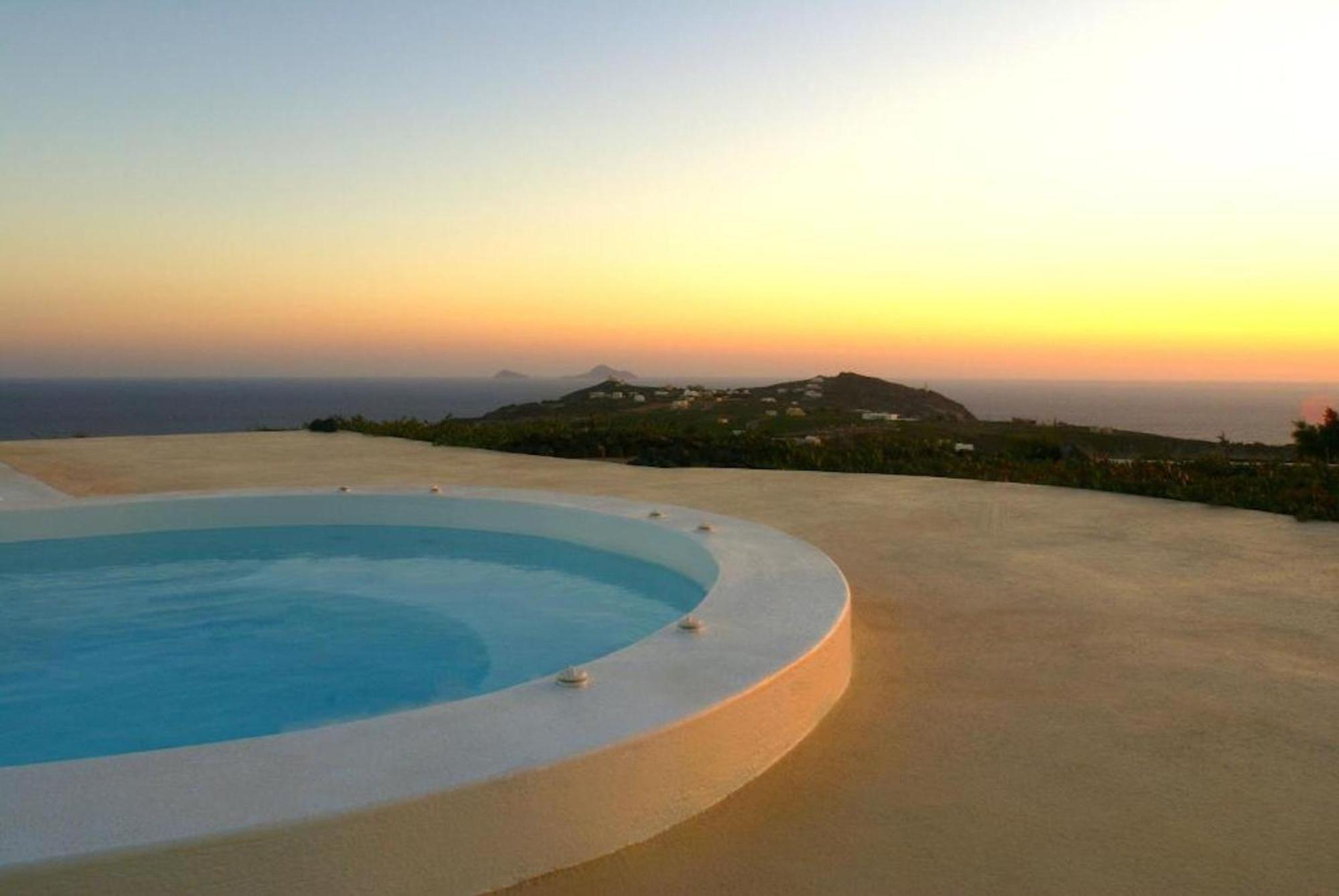 Wonderful Santorini Villa 5 En-Suite Bedrooms Villa Elysium Heated Pool Caldera Views Akrotiri