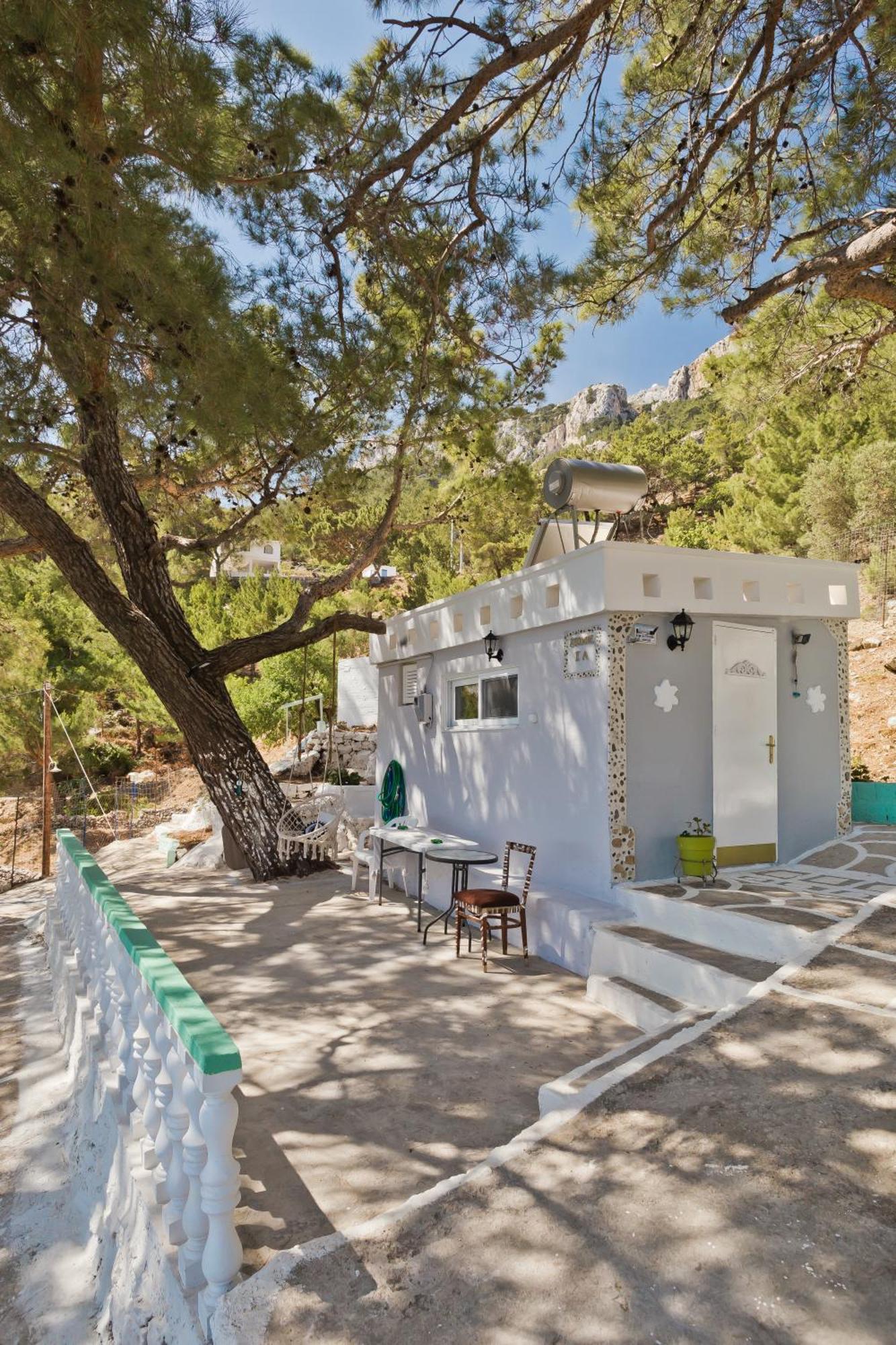 The Pine View Mertonas * Kyra Panagia