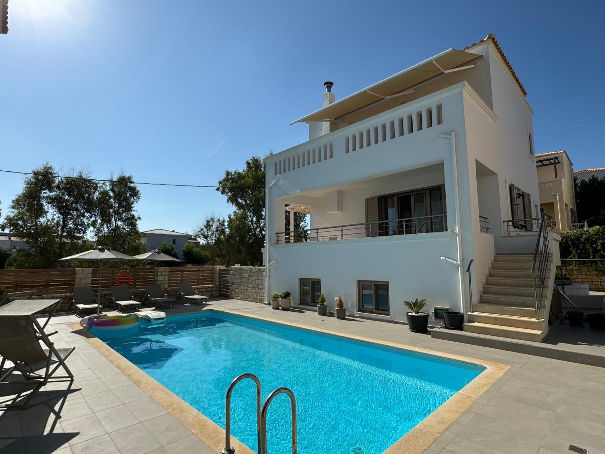 Gagra - With Private Pool, Air Con And Heating Panormos (Crete)