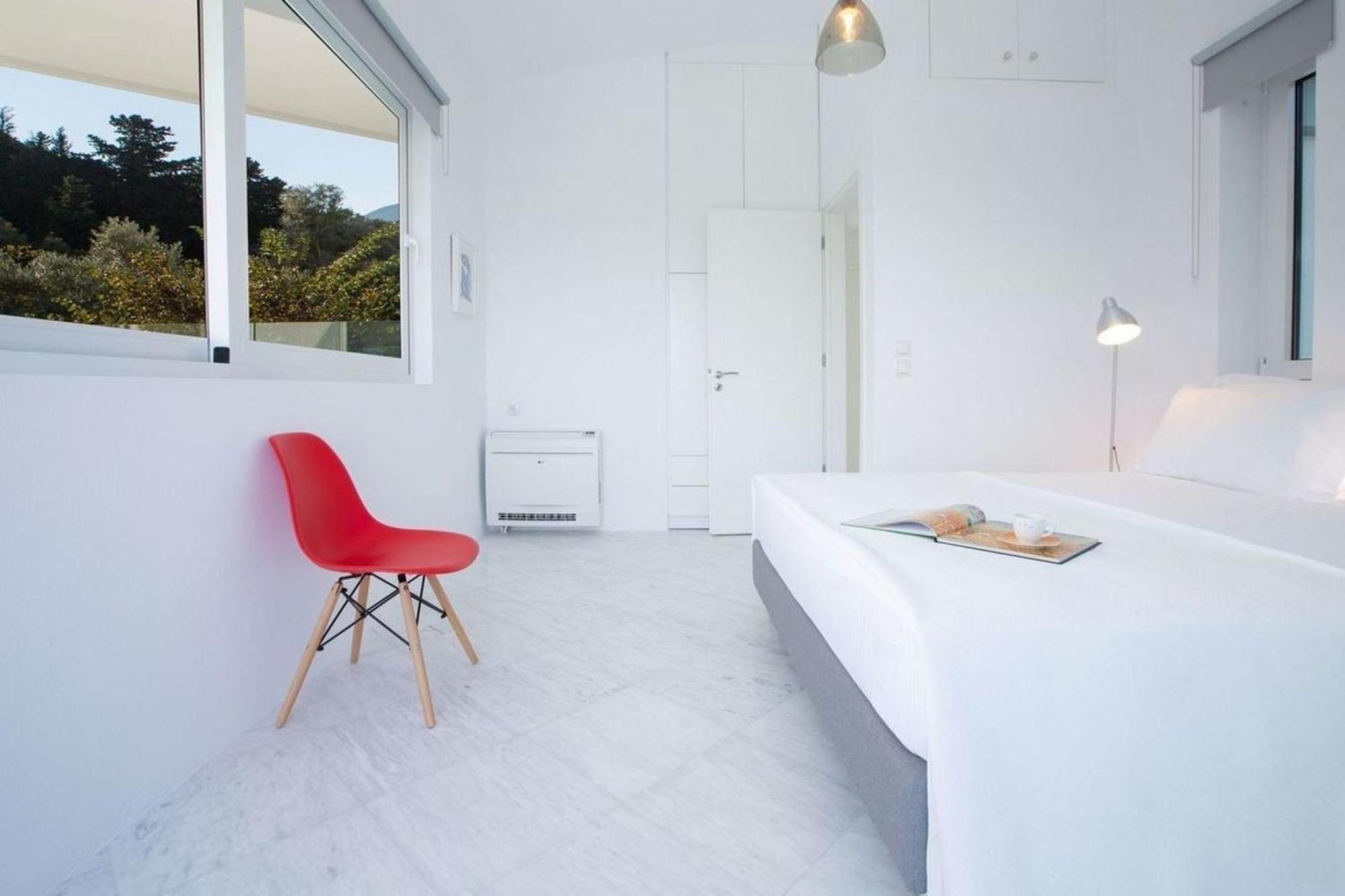 Villa Harriet - With Sea View And Near The Sea *