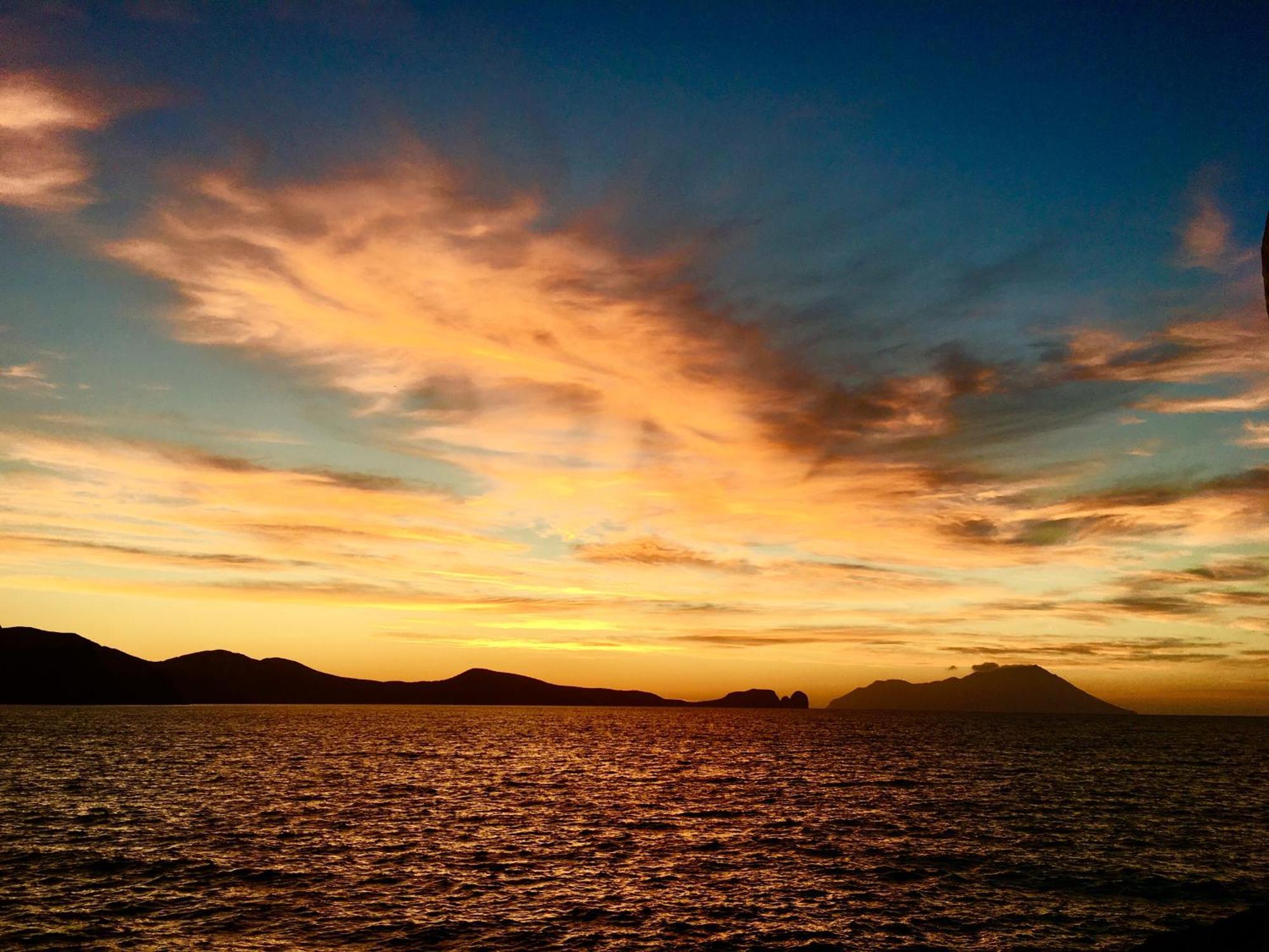 Milos Island-cavo Paradiso Ocean House