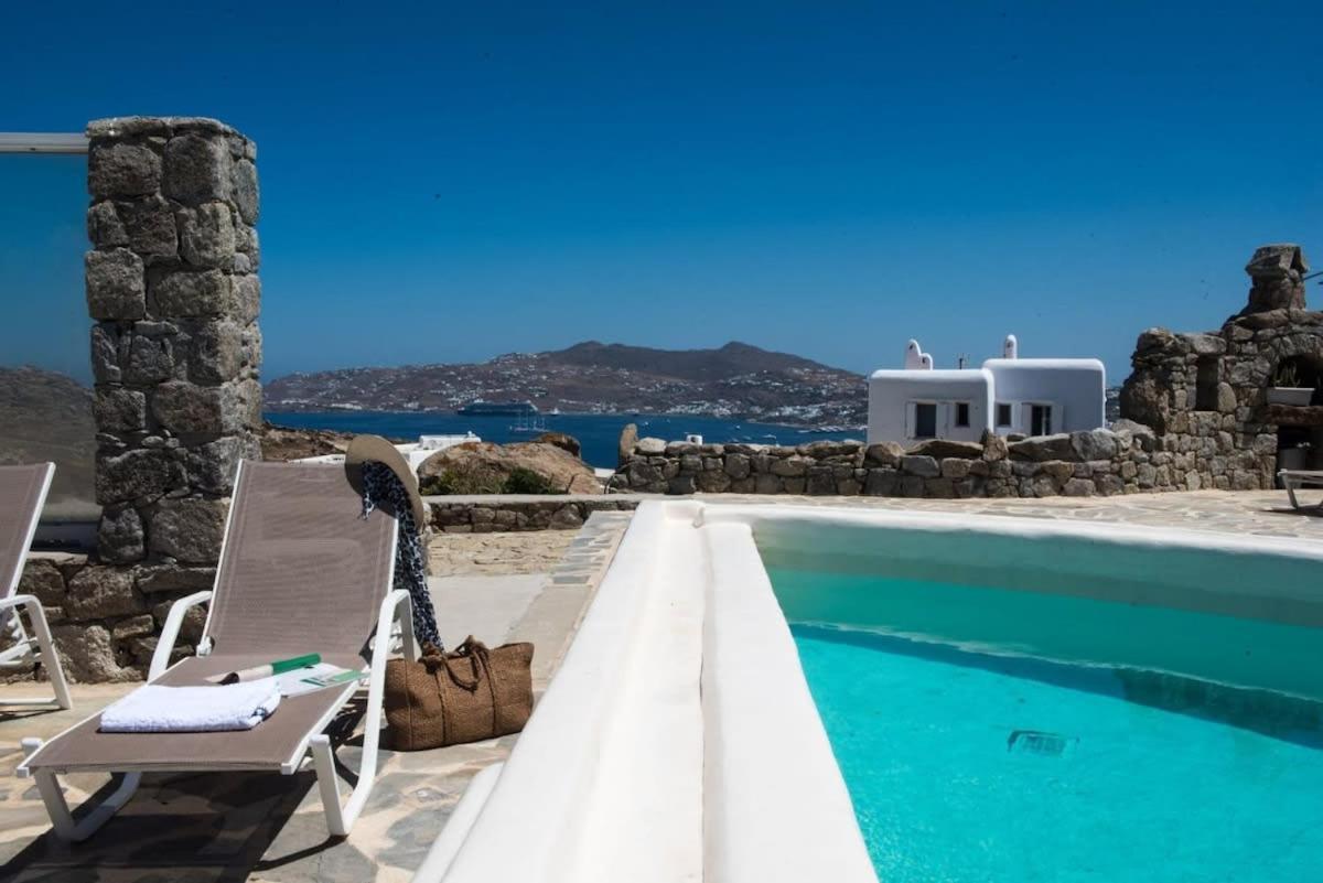 Gorgeous W Ocean Views And Shared Pools!