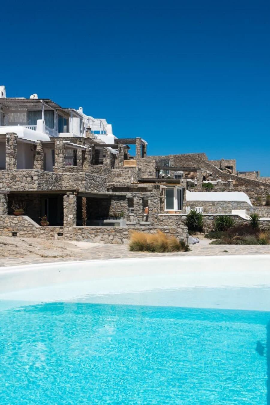Gorgeous W Ocean Views And Shared Pools! *