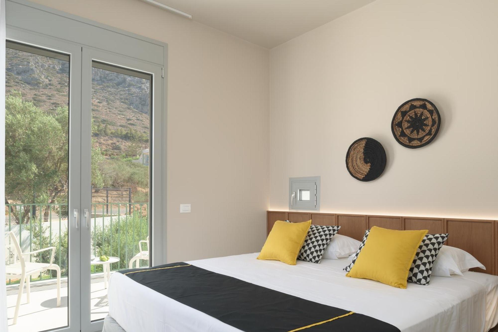 Olvios Villas, With 35m2 Pool & Seaviews, By Thinkvilla *
