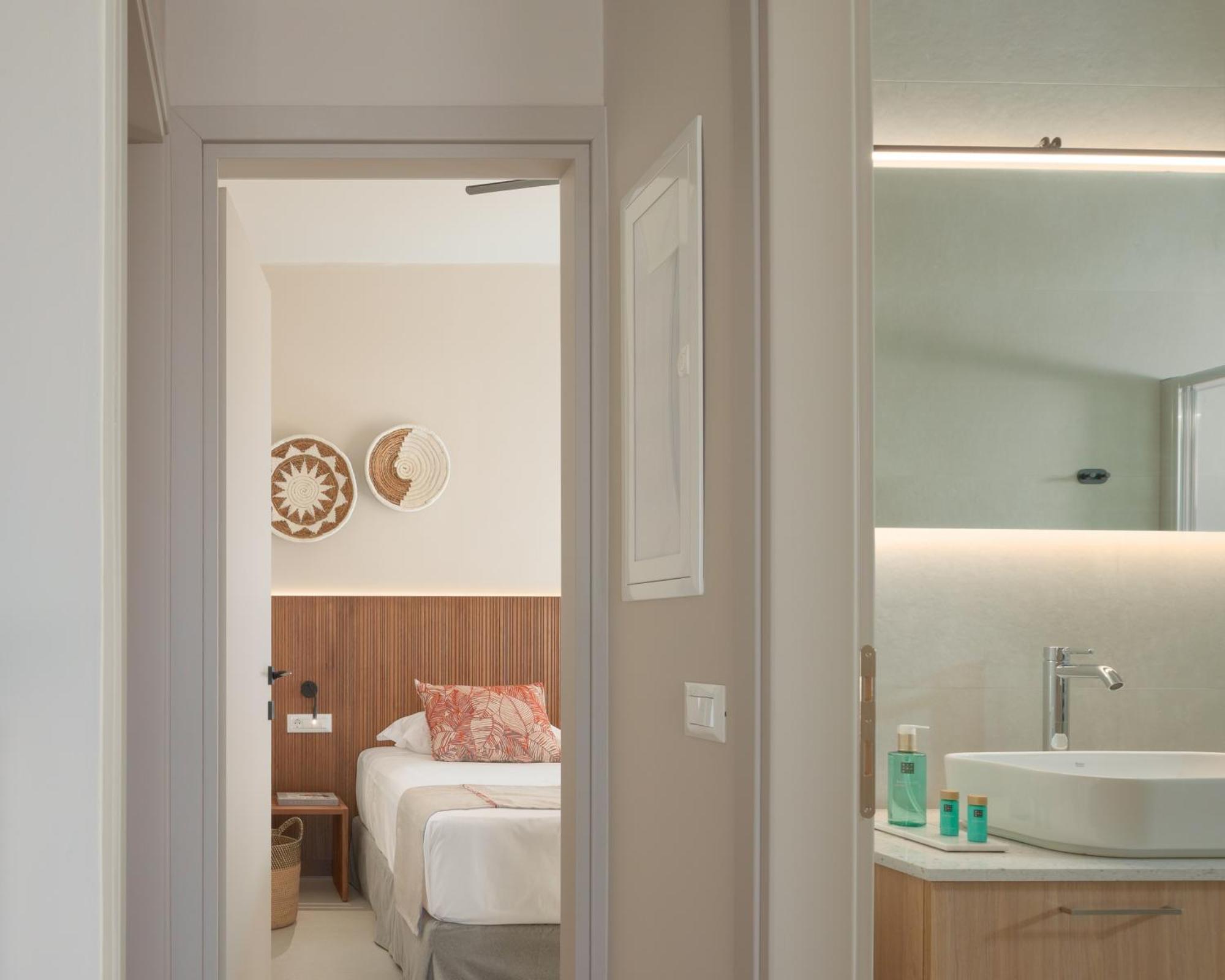 Olvios Villas, With 35m2 Pool & Seaviews, By Thinkvilla