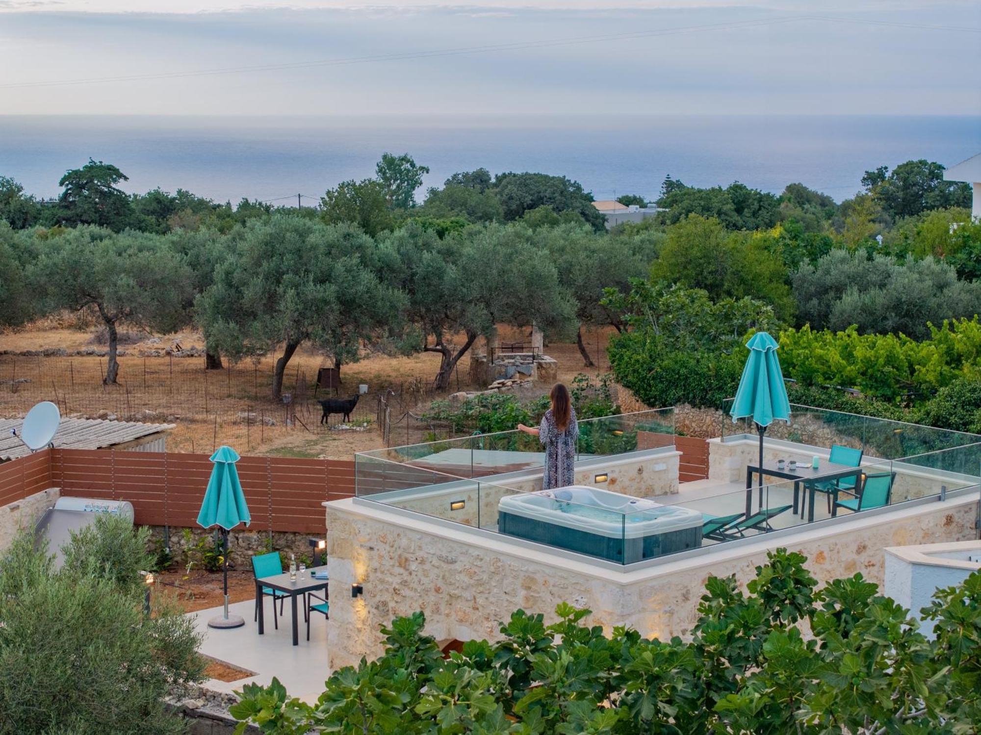 Kritiki Spilia - & * Prines (Rethymno)