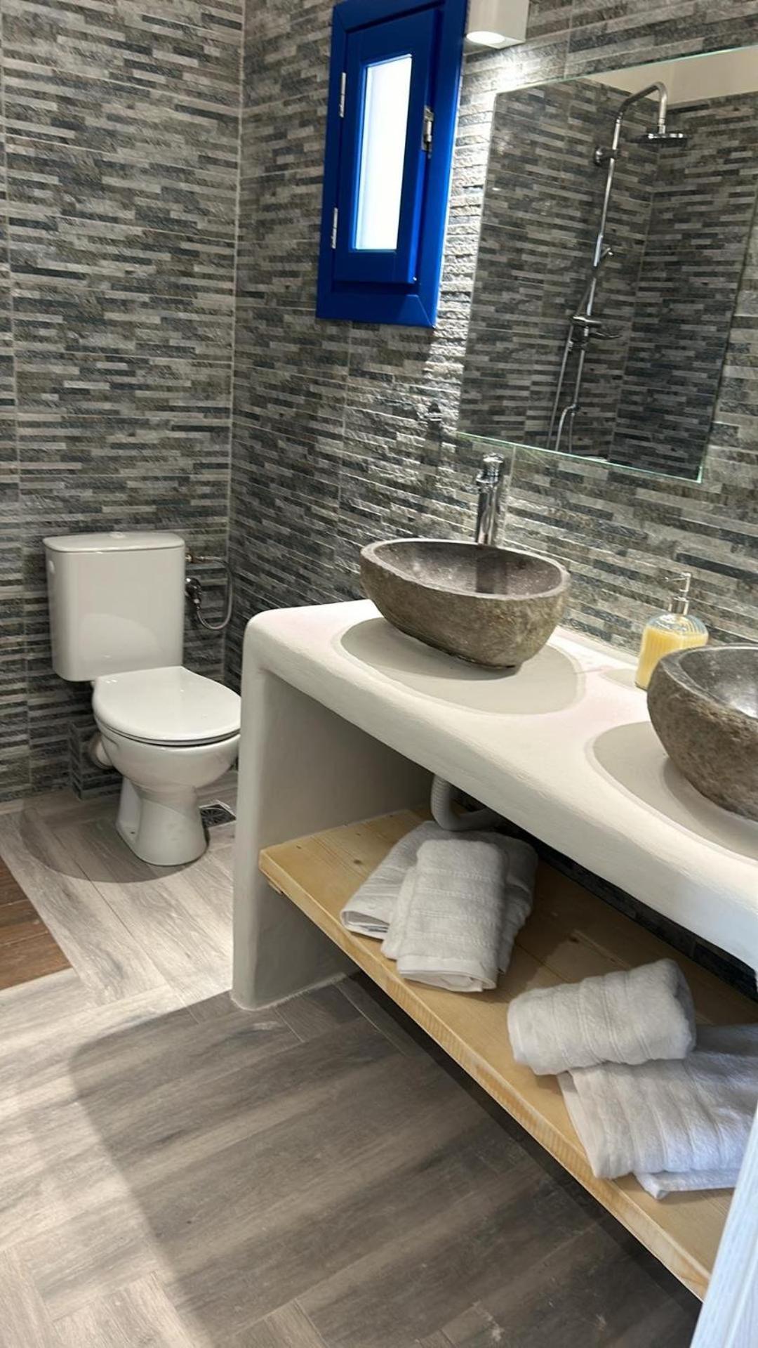 Vasilios Luxury * Donoussa