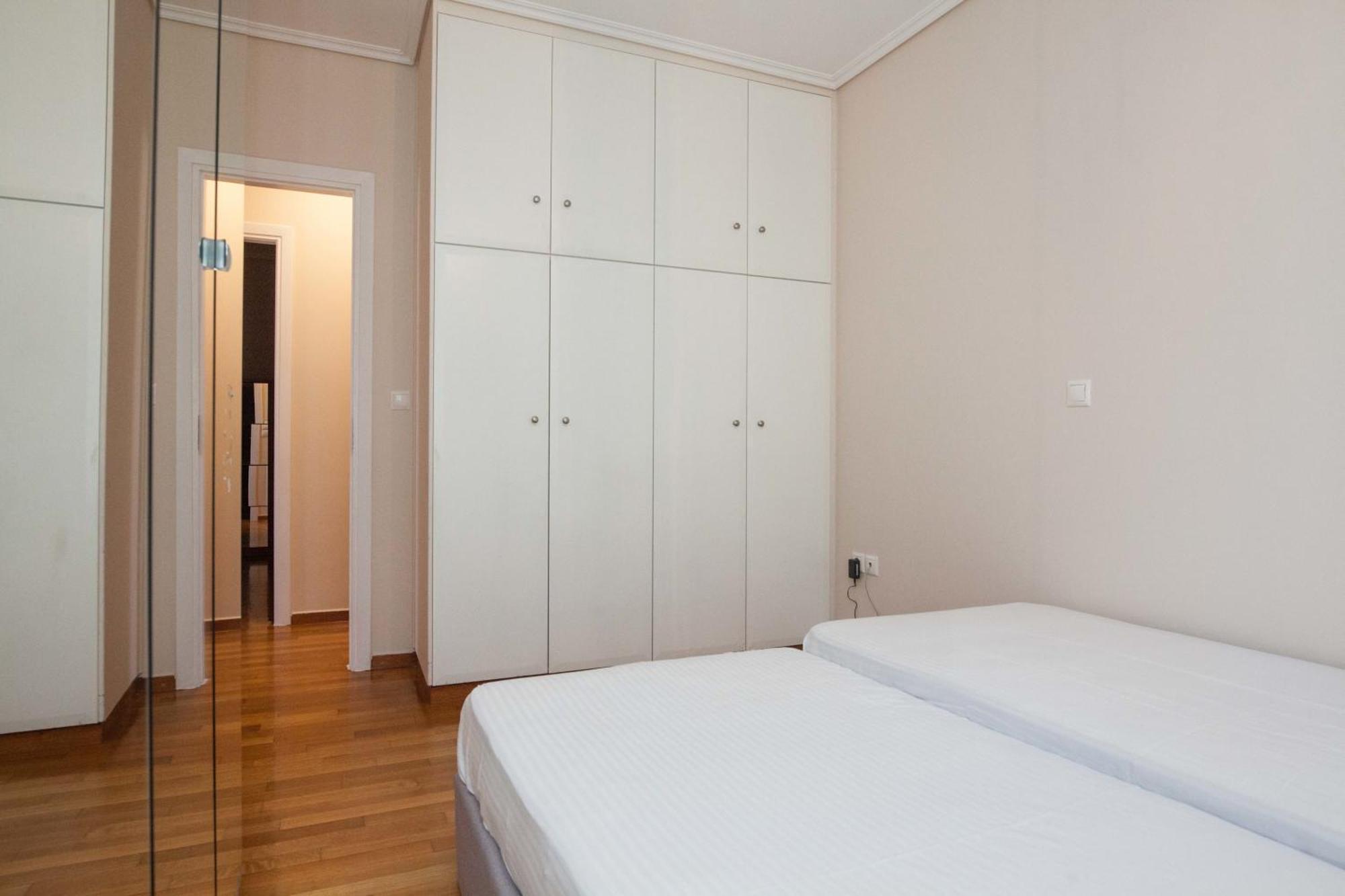 Luxe 3 Bd Penthouse 5 Min From Drosia Square *