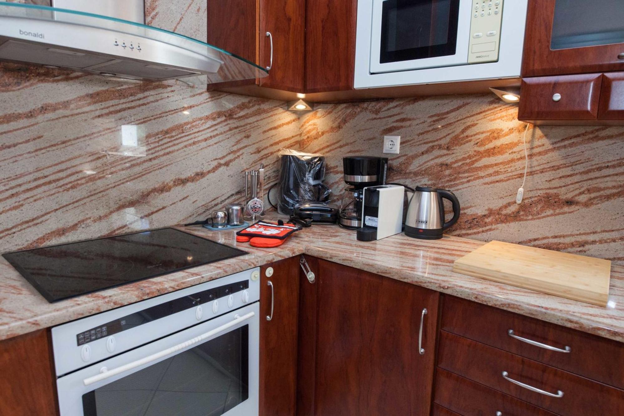 Luxe 3 Bd Penthouse 5 Min From Drosia Square Apartment