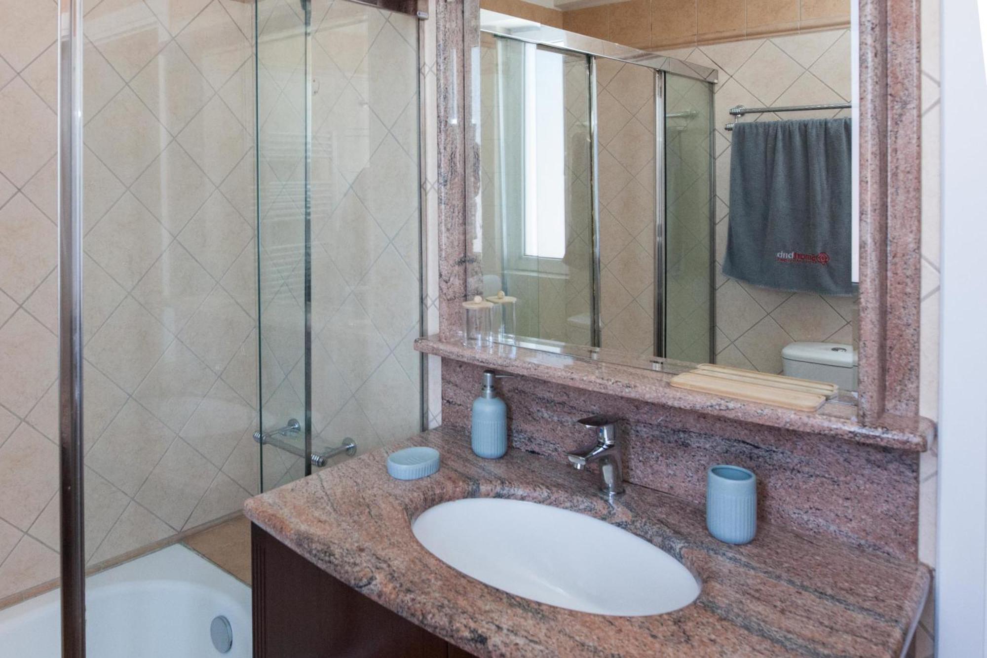 Luxe 3 Bd Penthouse 5 Min From Drosia Square Apartment