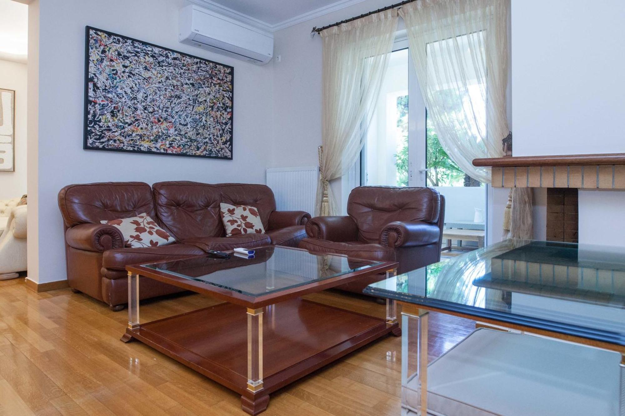 Luxe 3 Bd Penthouse 5 Min From Drosia Square
