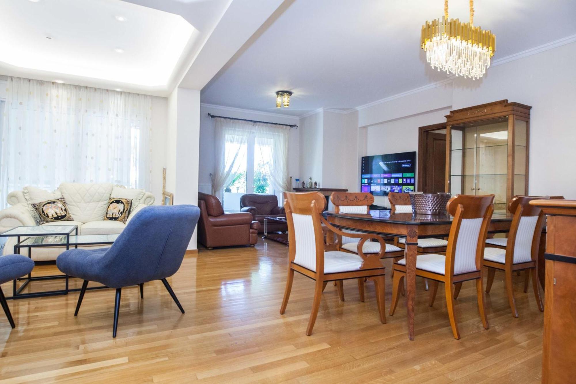 Luxe 3 Bd Penthouse 5 Min From Drosia Square Apartment