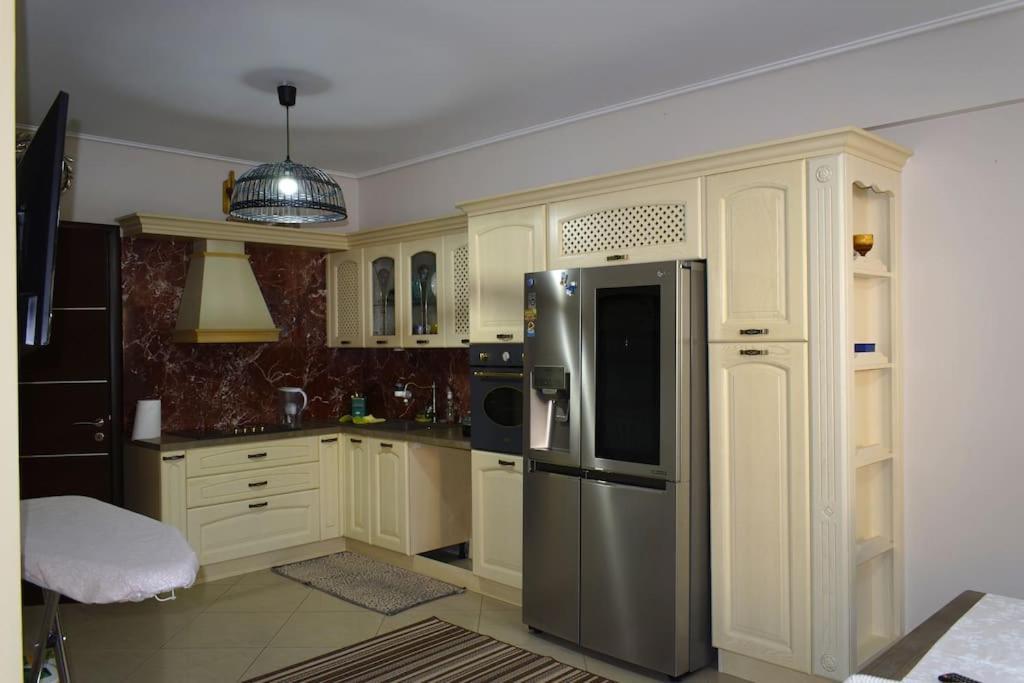 Golden House Paola *