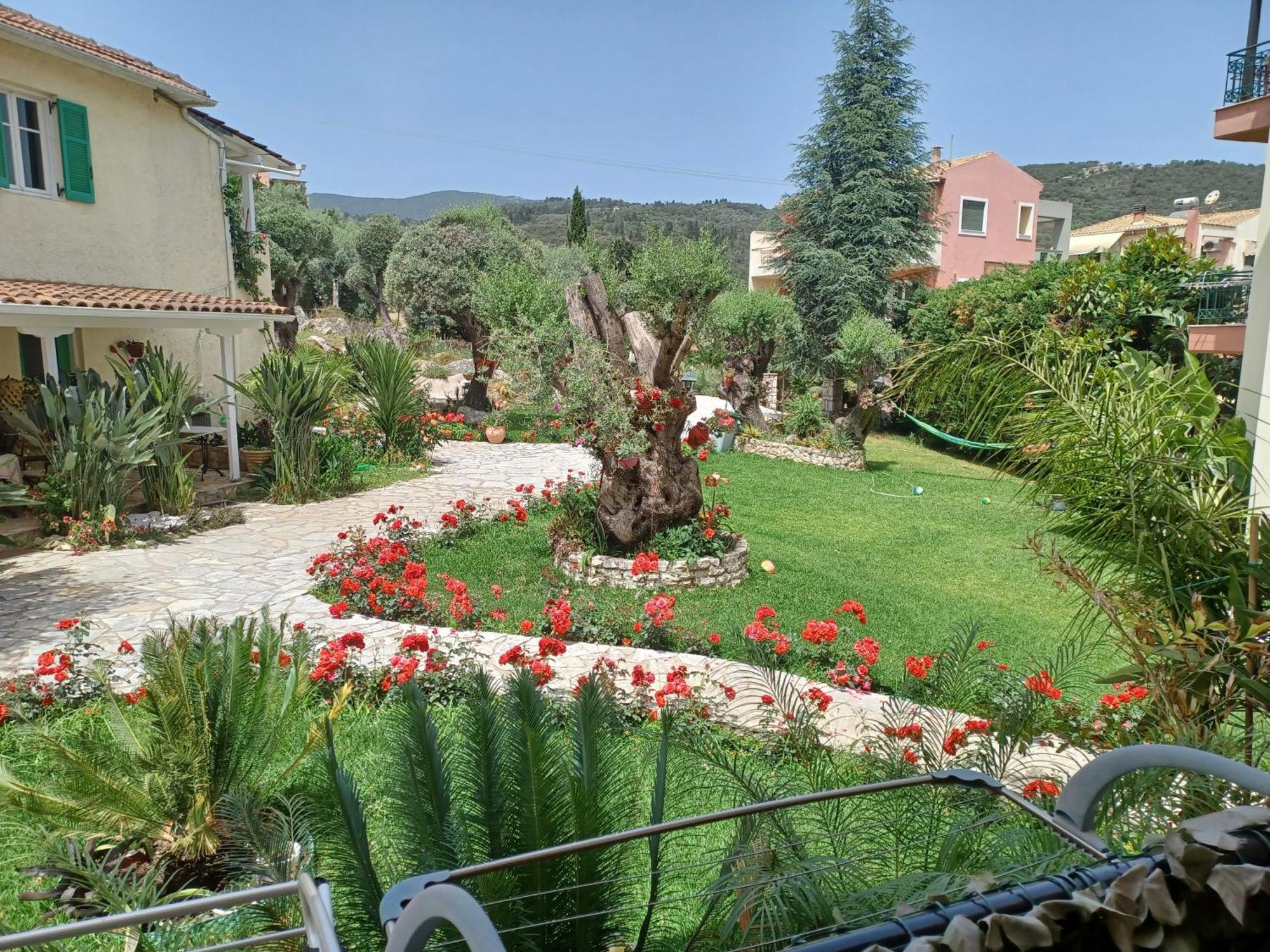Philippos Aparthotel 2*
