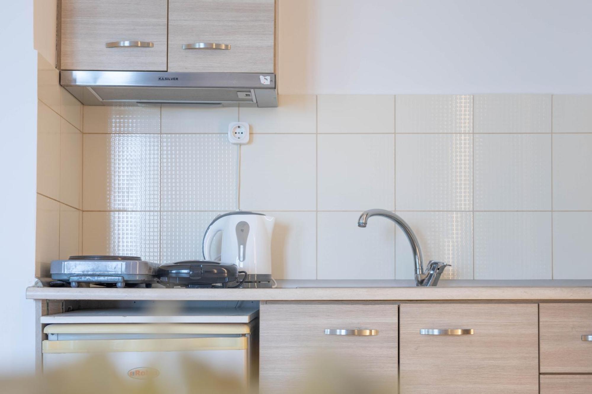 Apartment Hotel12 *