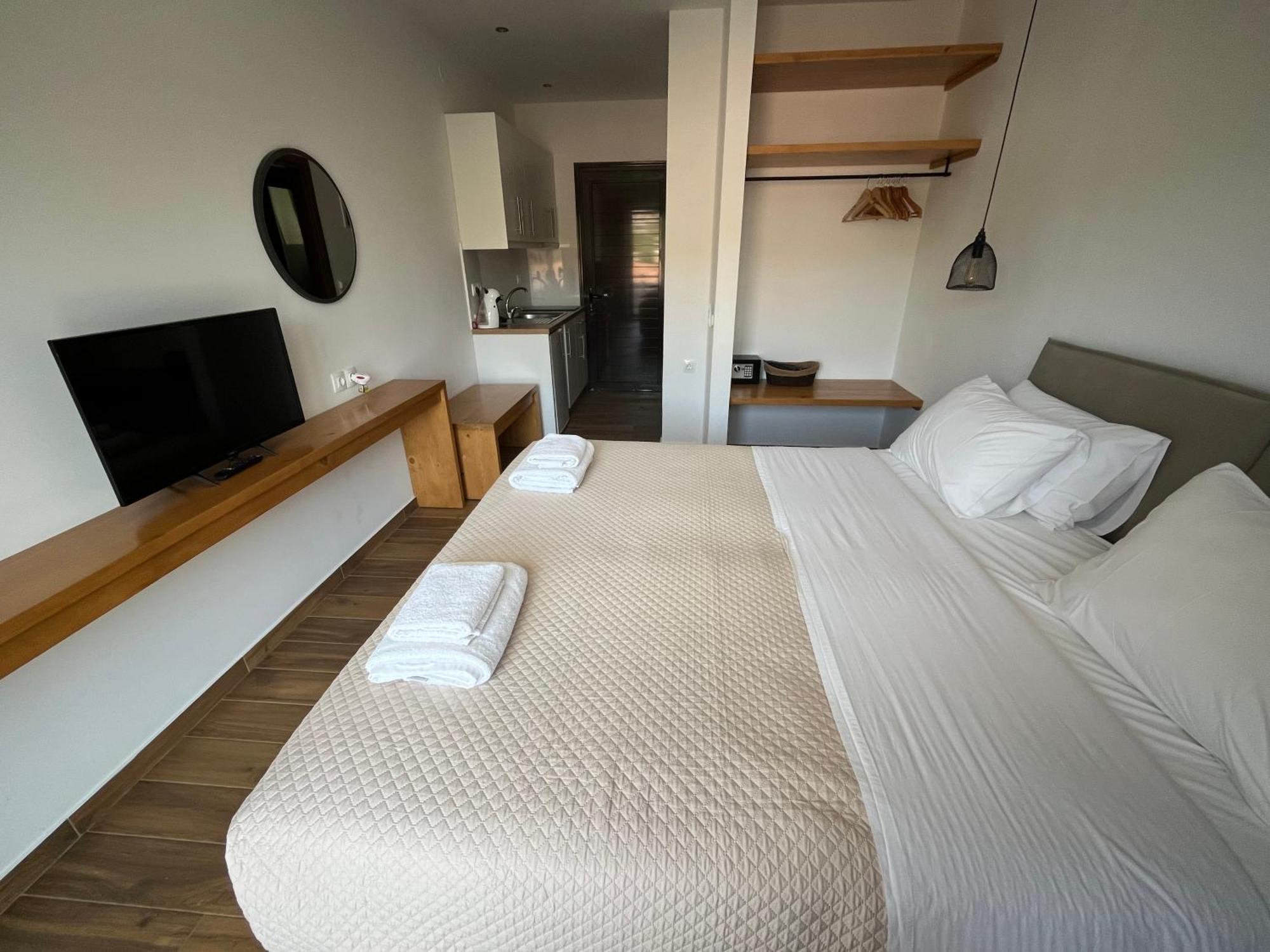 Golden Evelyn Aparthotel *