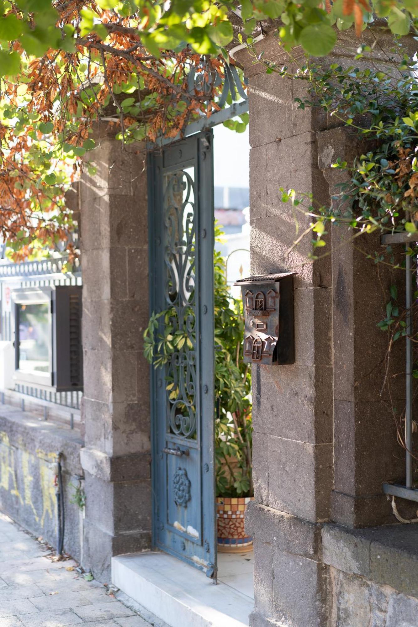 Neoclassical - Vournazon 17 Apartment Mytilene