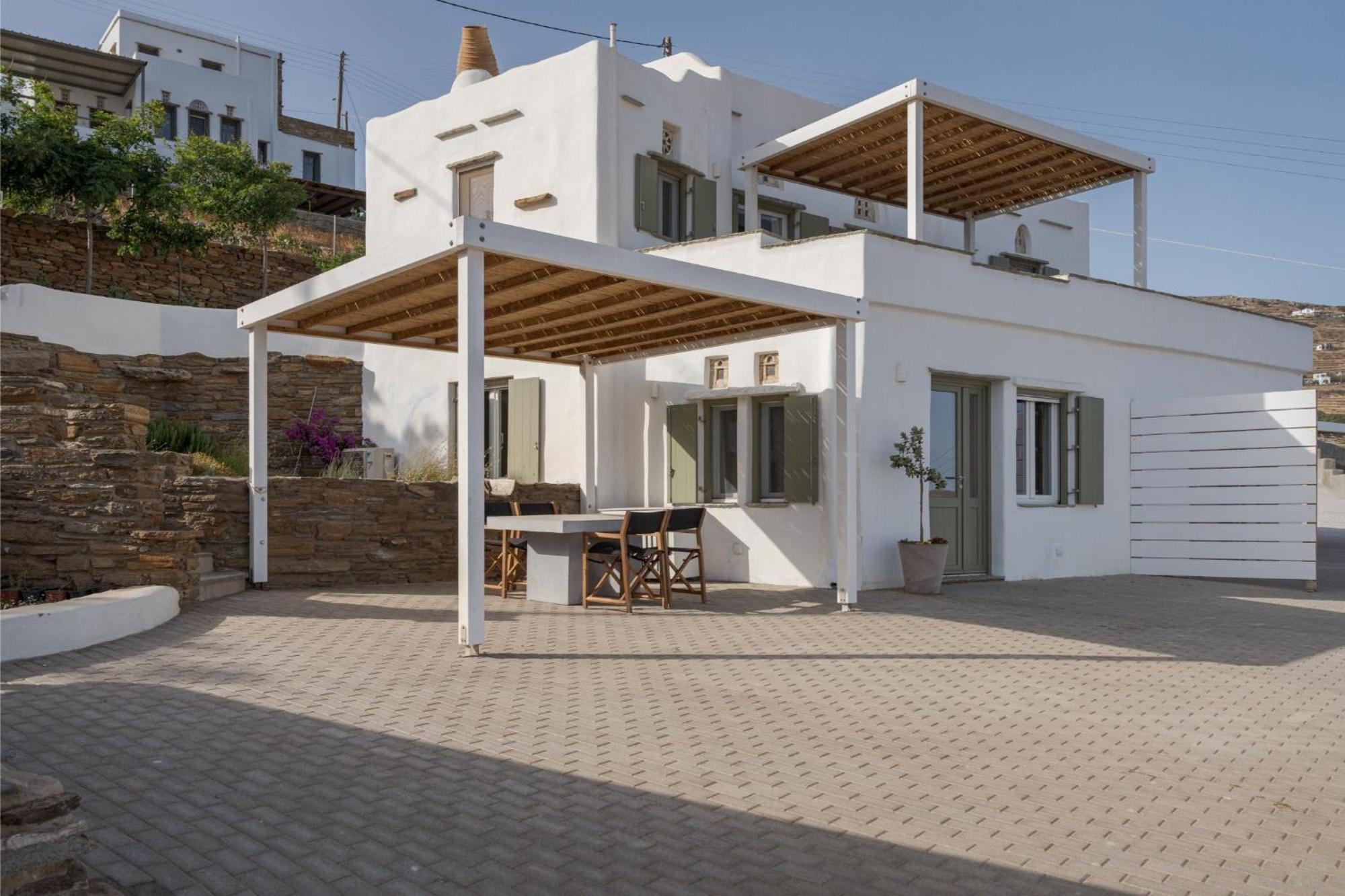 Morfes Luxury Apartment