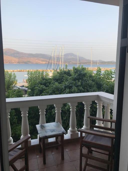 Karyatis Apartment