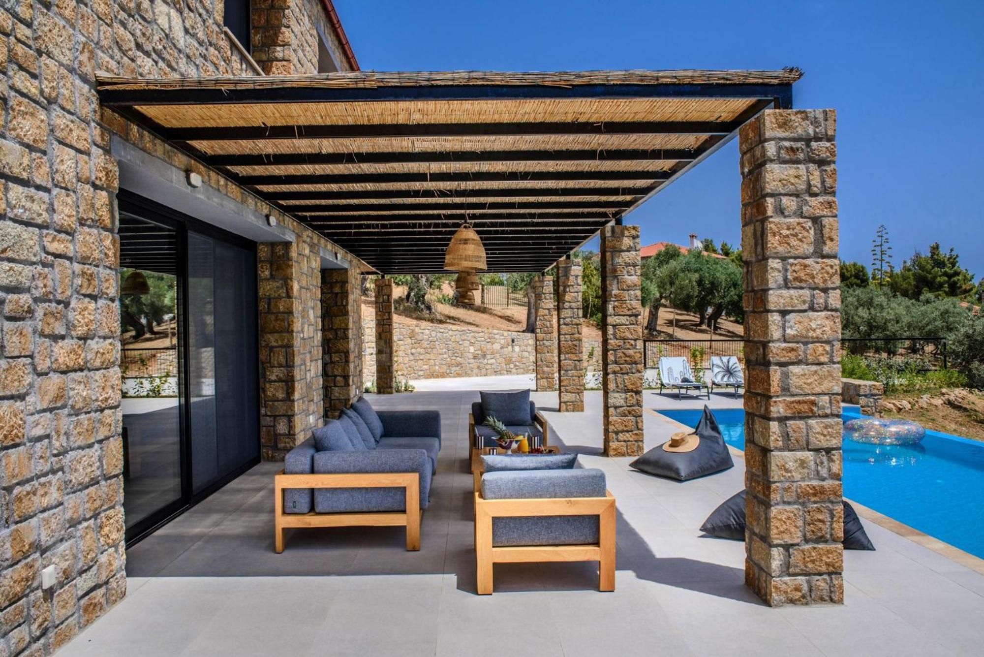 The Mavrolitharo Apartment *