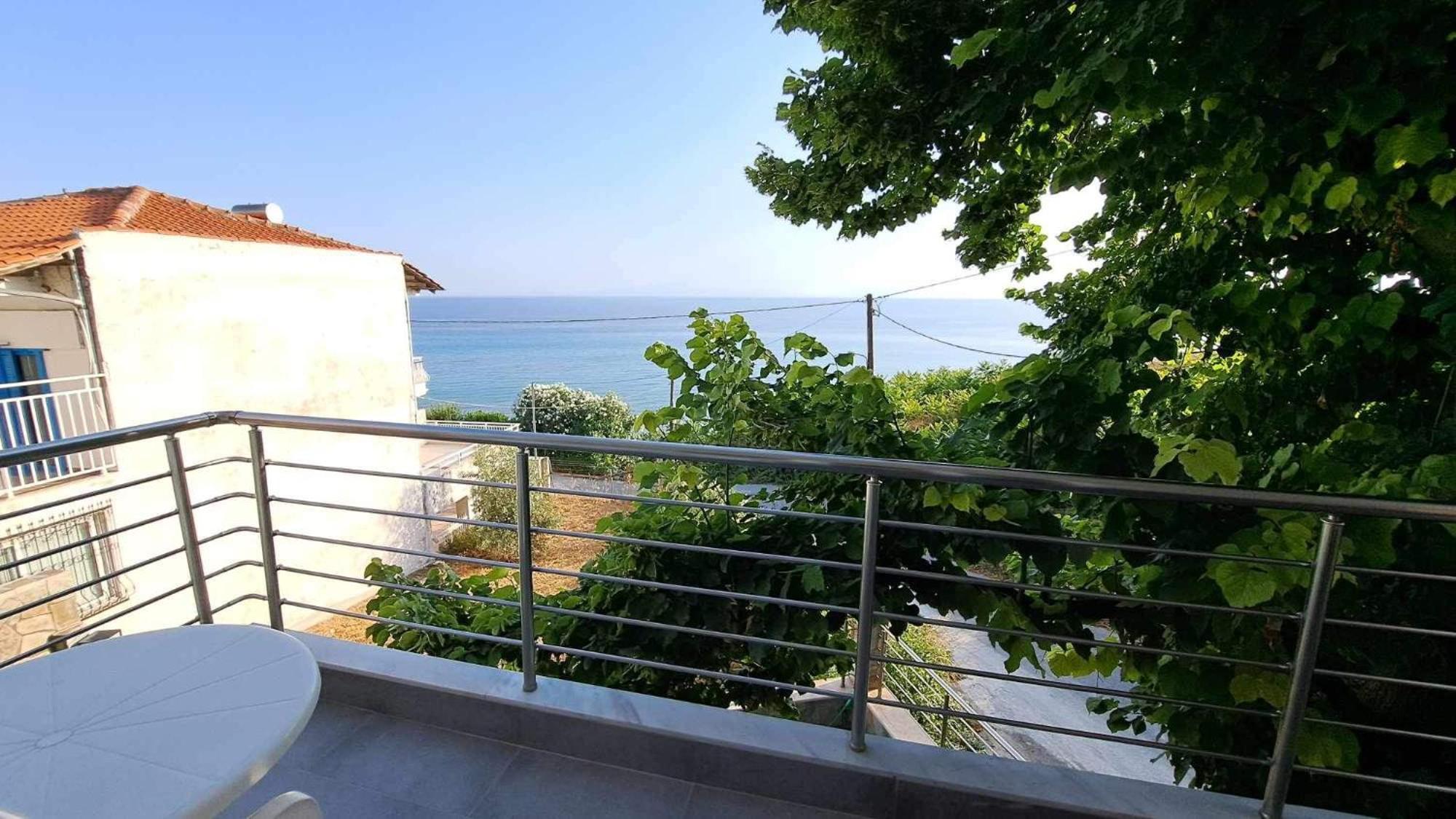 Apartment Seafront Lux Vergia