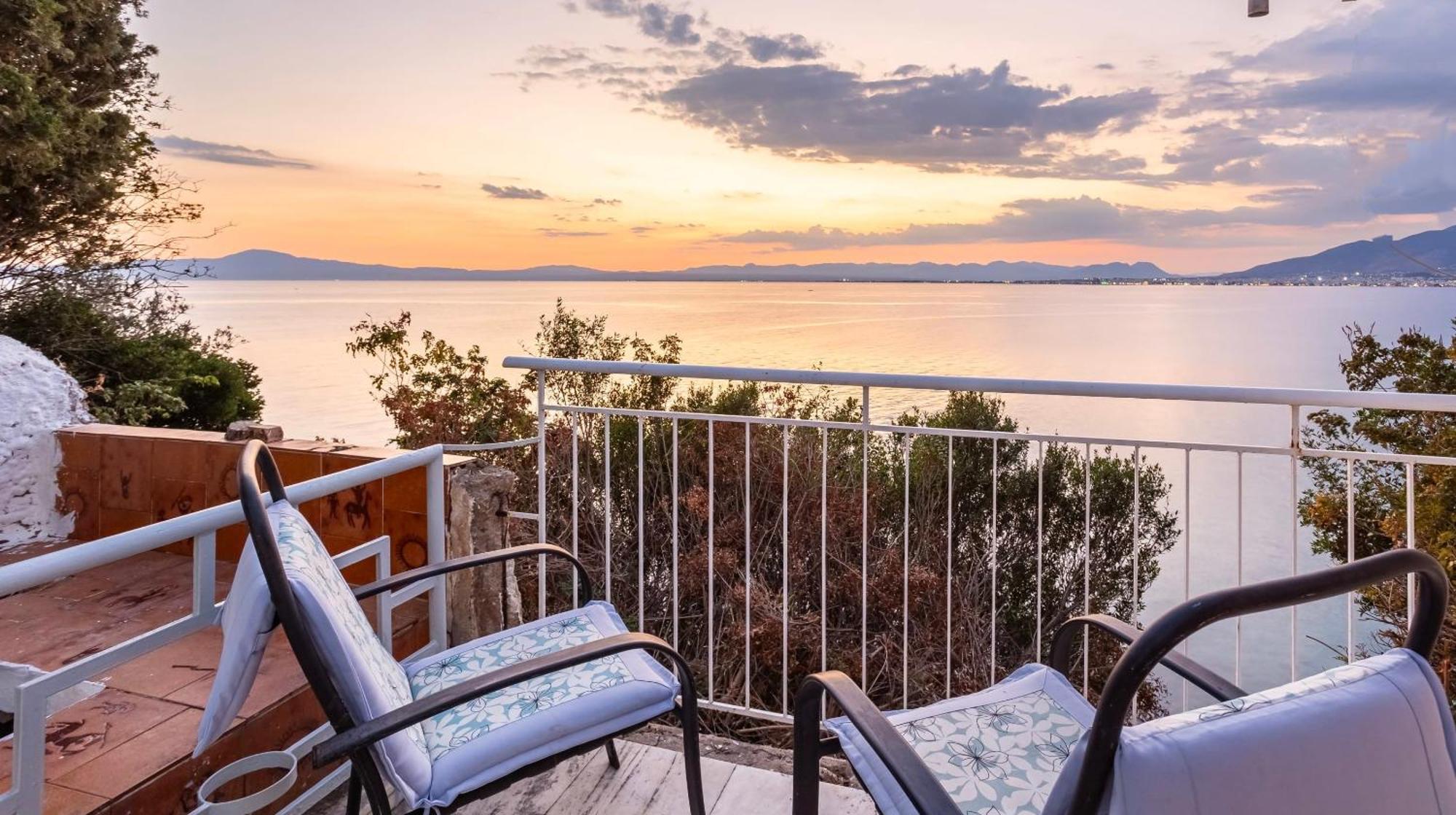 Holiday home Seafront House - Infinite Blue In Mikra Mantineia