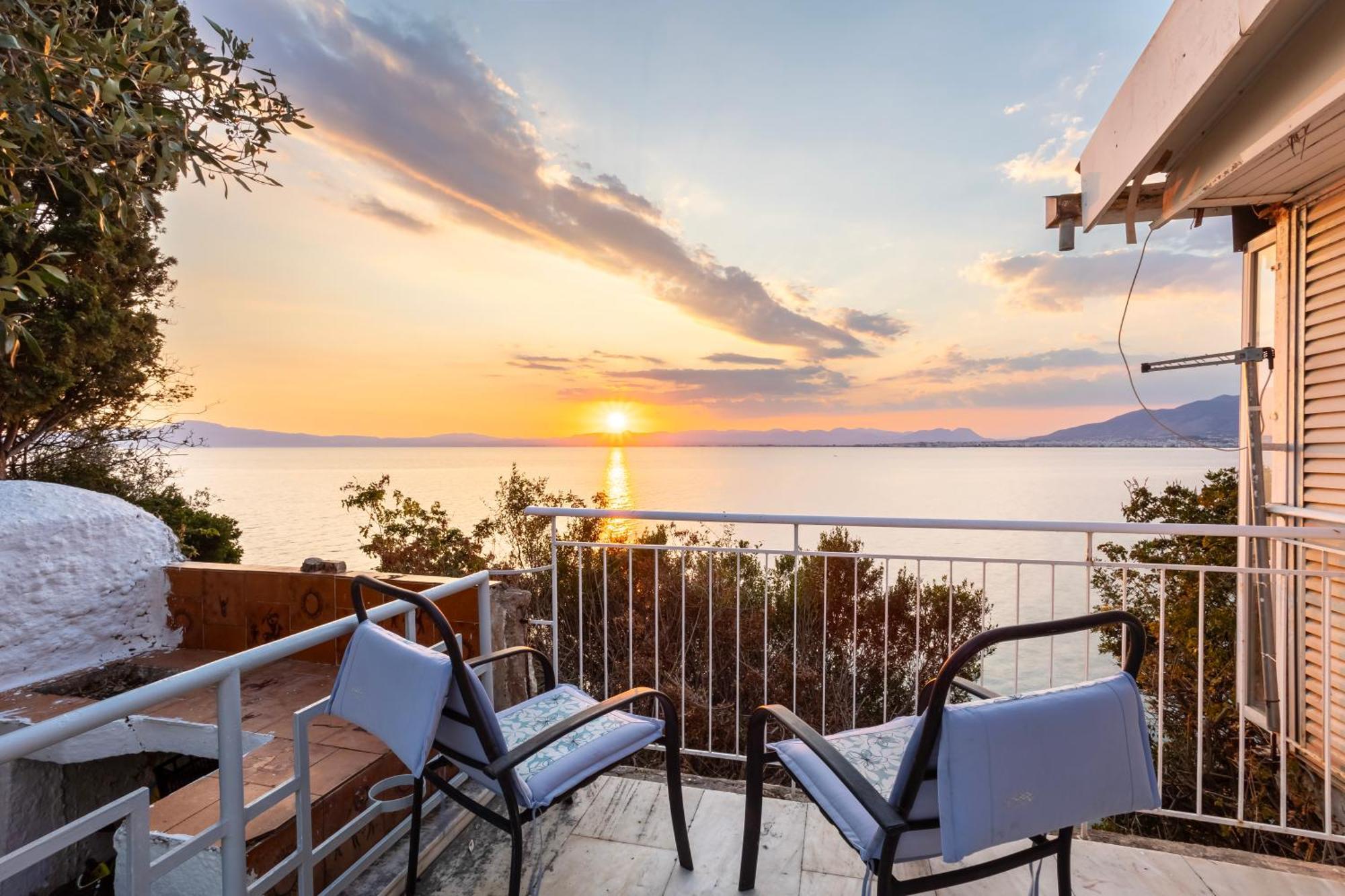Holiday home Seafront House - Infinite Blue In Mikra Mantineia