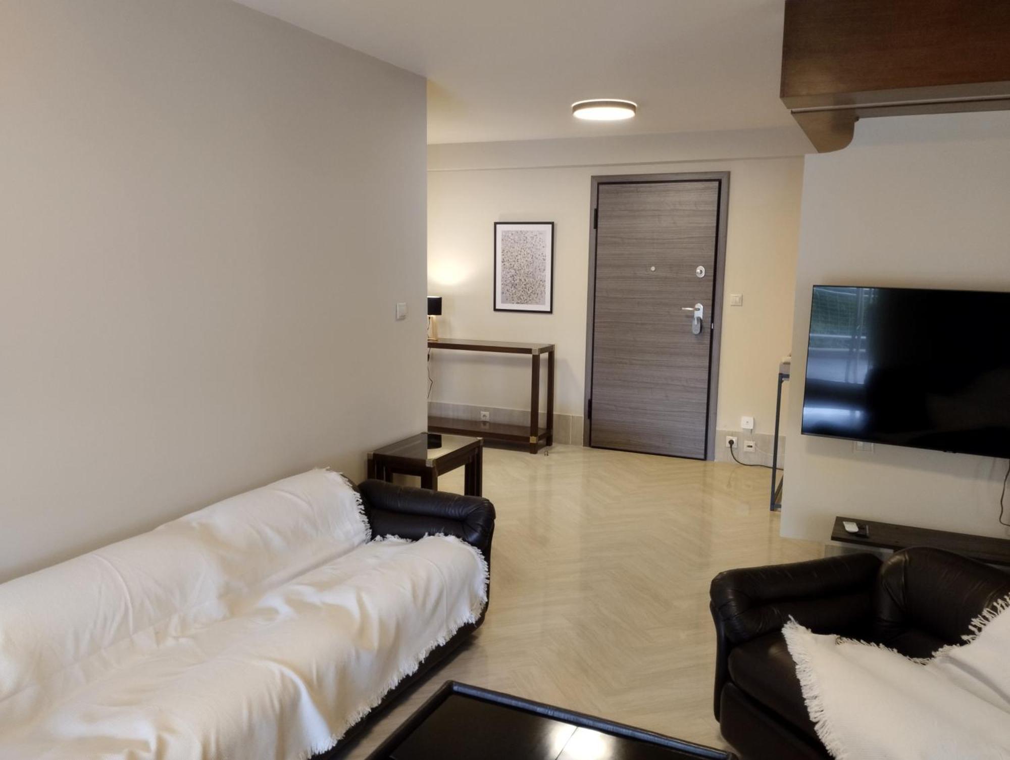 Lux At Riviera Apartment *