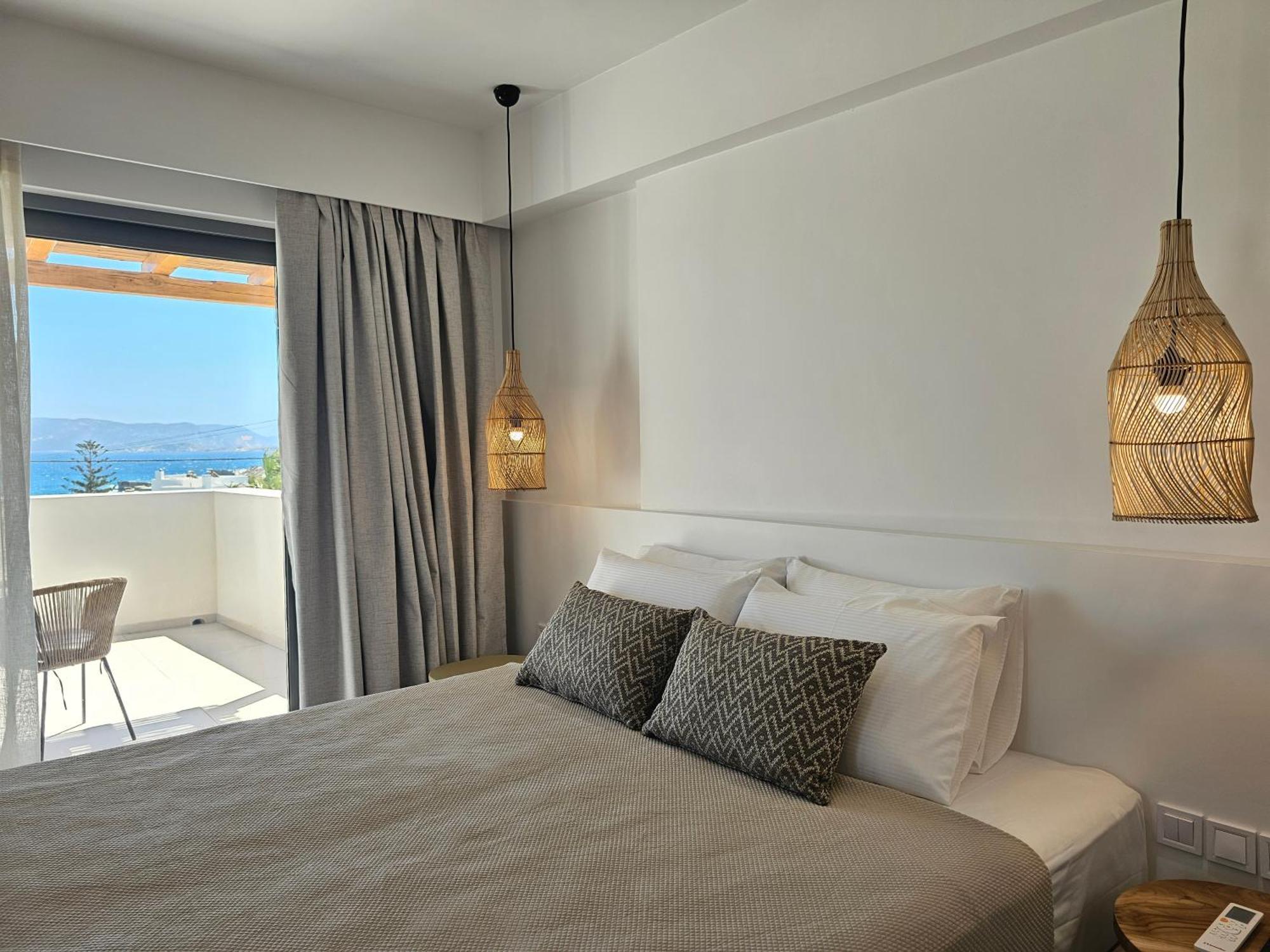 Etherio Milos Aparthotel
