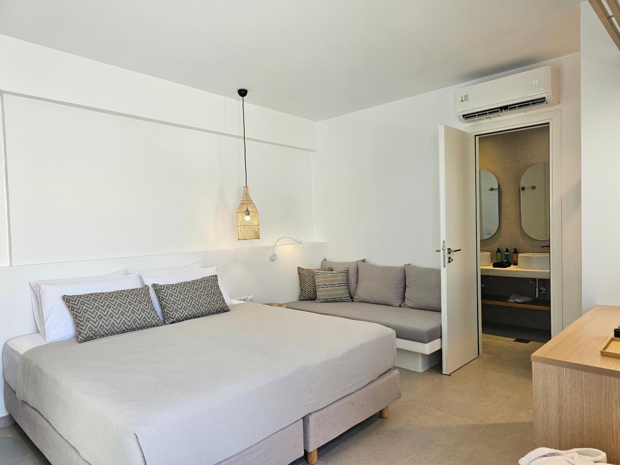 Etherio Milos Aparthotel
