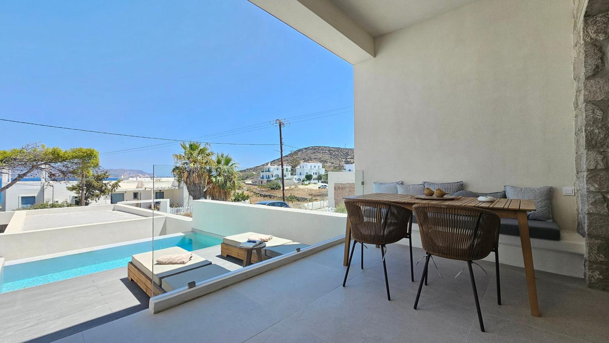 Etherio Milos Aparthotel *