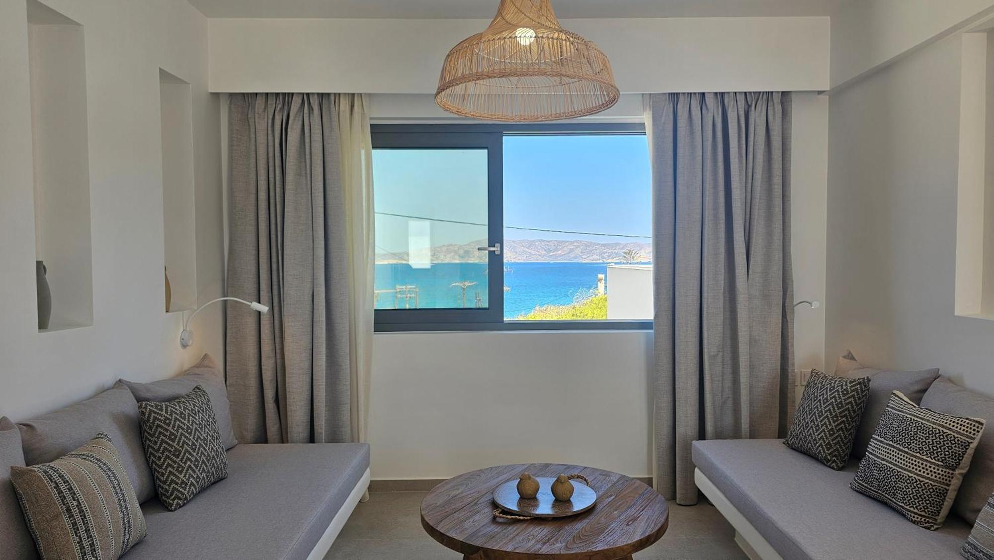 Etherio Milos Aparthotel