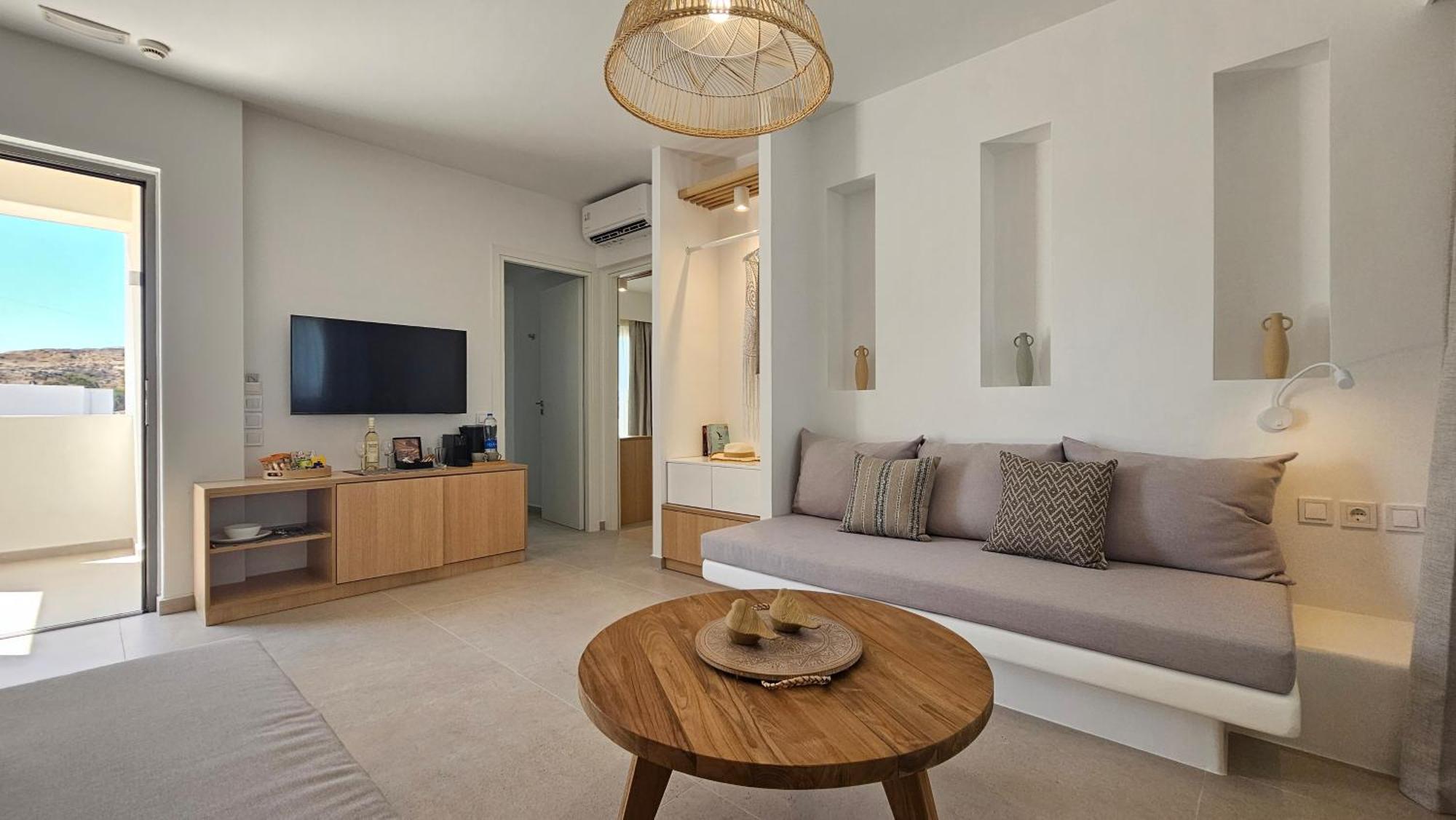 Etherio Milos Aparthotel *