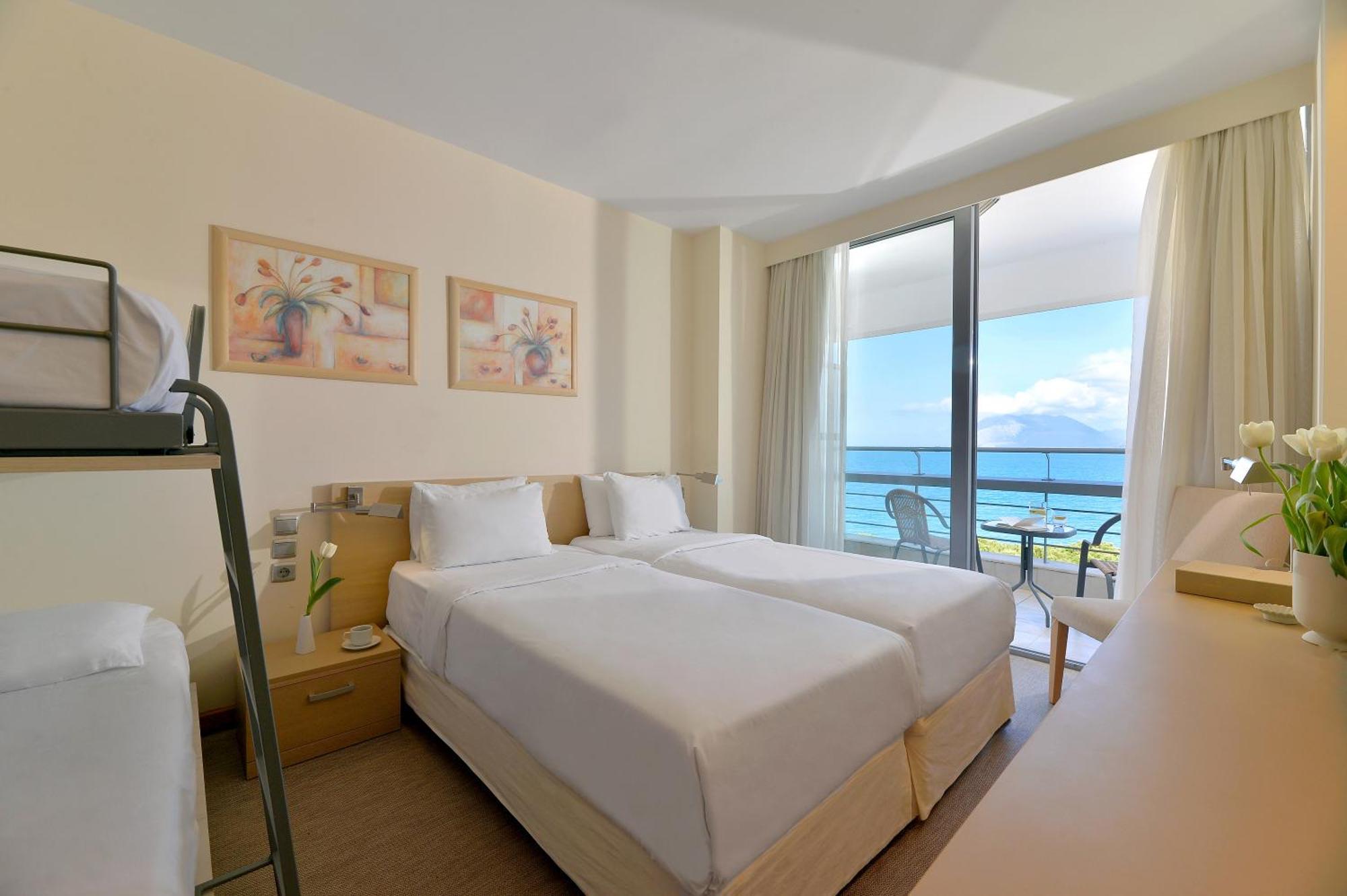 Hotel Airotel Achaia 4*