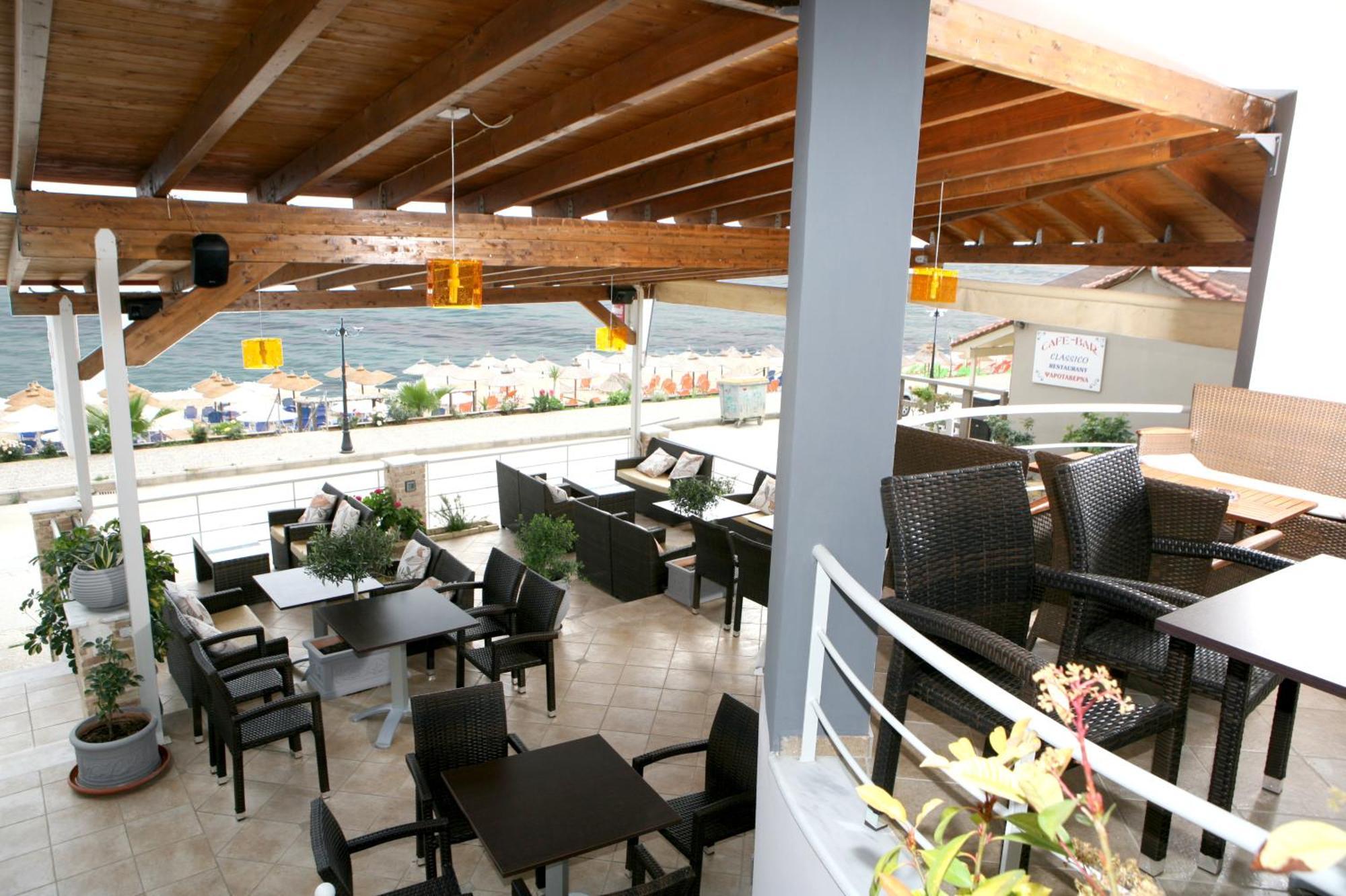 Aparthotel Atlon Paralia Vrachou