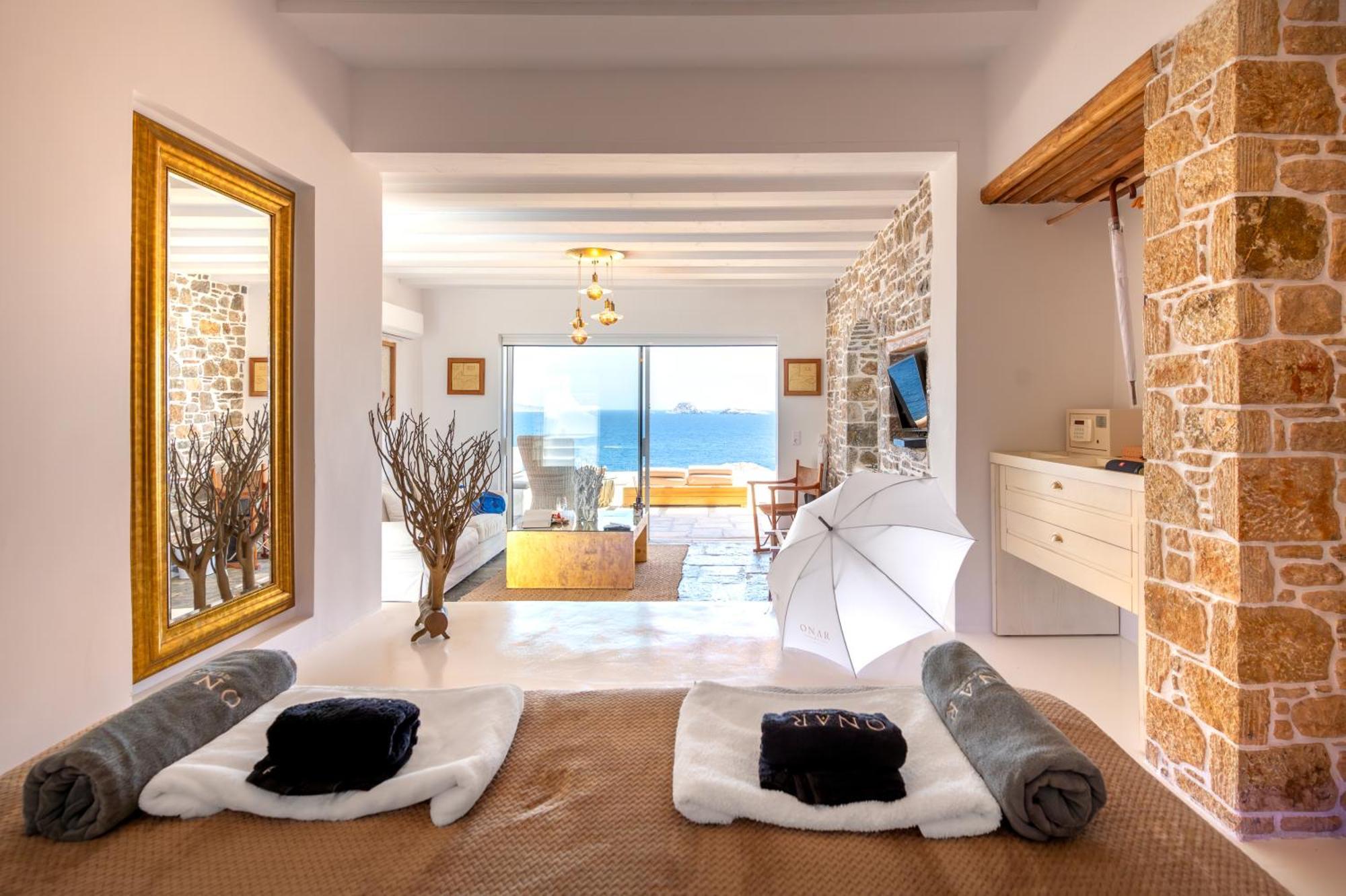 Onar & * Karavostasis (Folegandros)