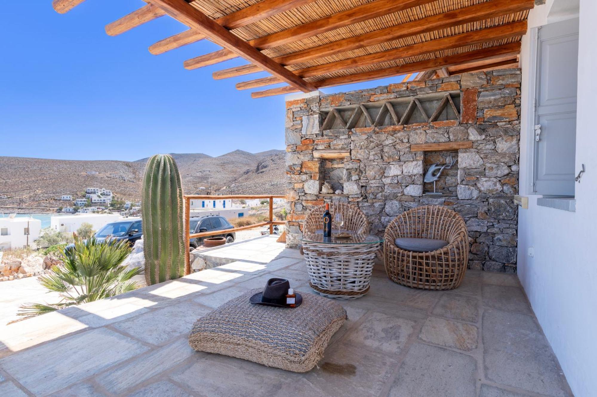 Onar & Villa *