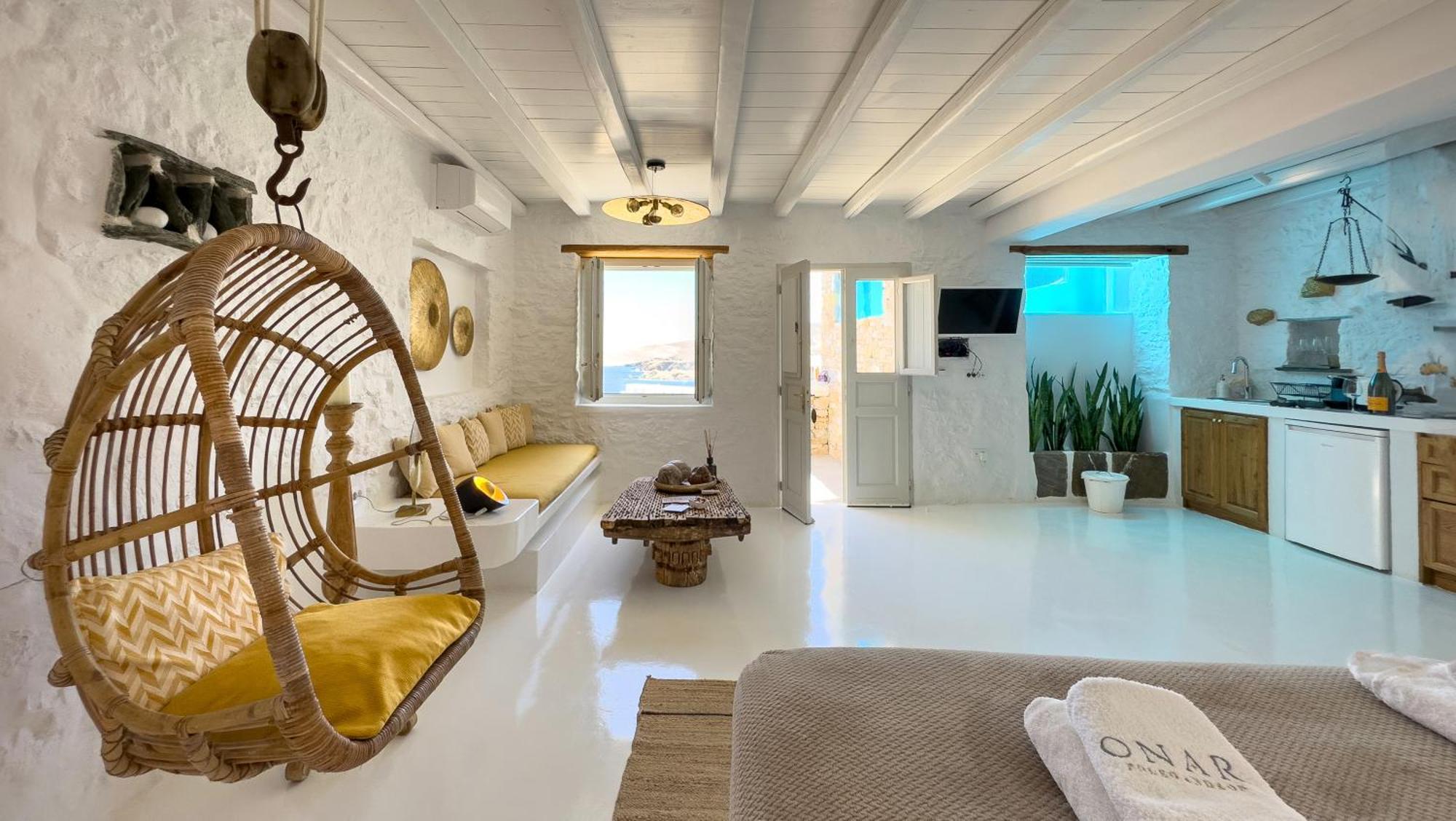 Onar & * Karavostasis (Folegandros)