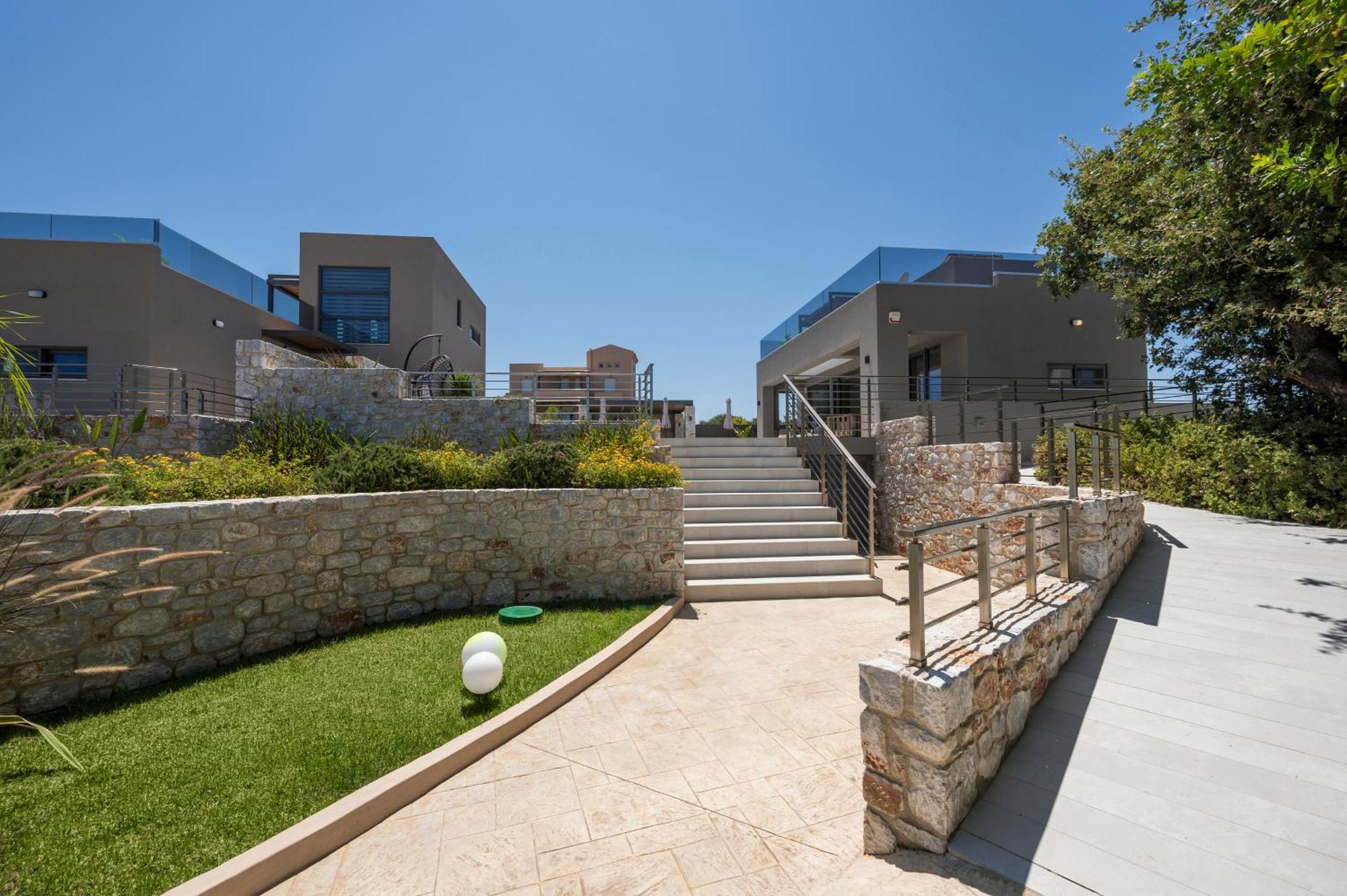 Imperium Luxury Villas-sauna, Jacuzzi, Heated Pool & Gym-chania Villa *