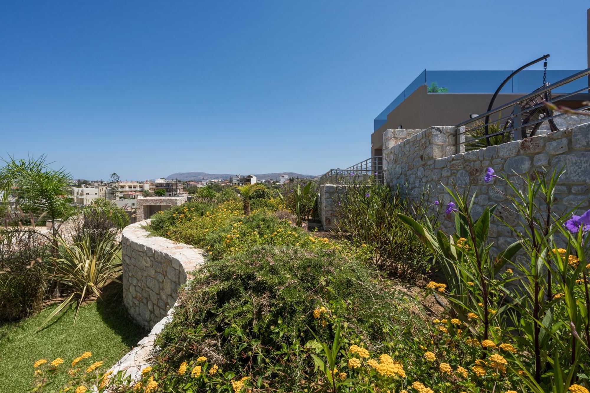 Imperium Luxury Villas-sauna, Jacuzzi, Heated Pool & Gym-chania *