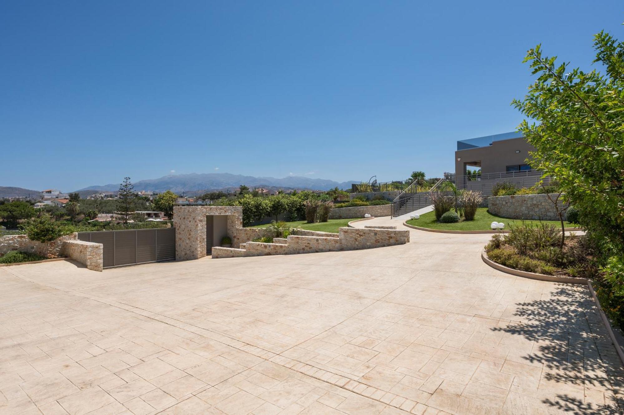 Imperium Luxury Villas-sauna, Jacuzzi, Heated Pool & Gym-chania Villa *